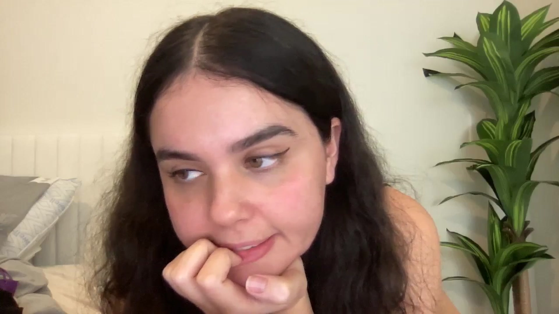 Gallery image thumbnail from Giaislovely's myfreecams stream on, 01/22/2024, 07:30 image 16 of 20