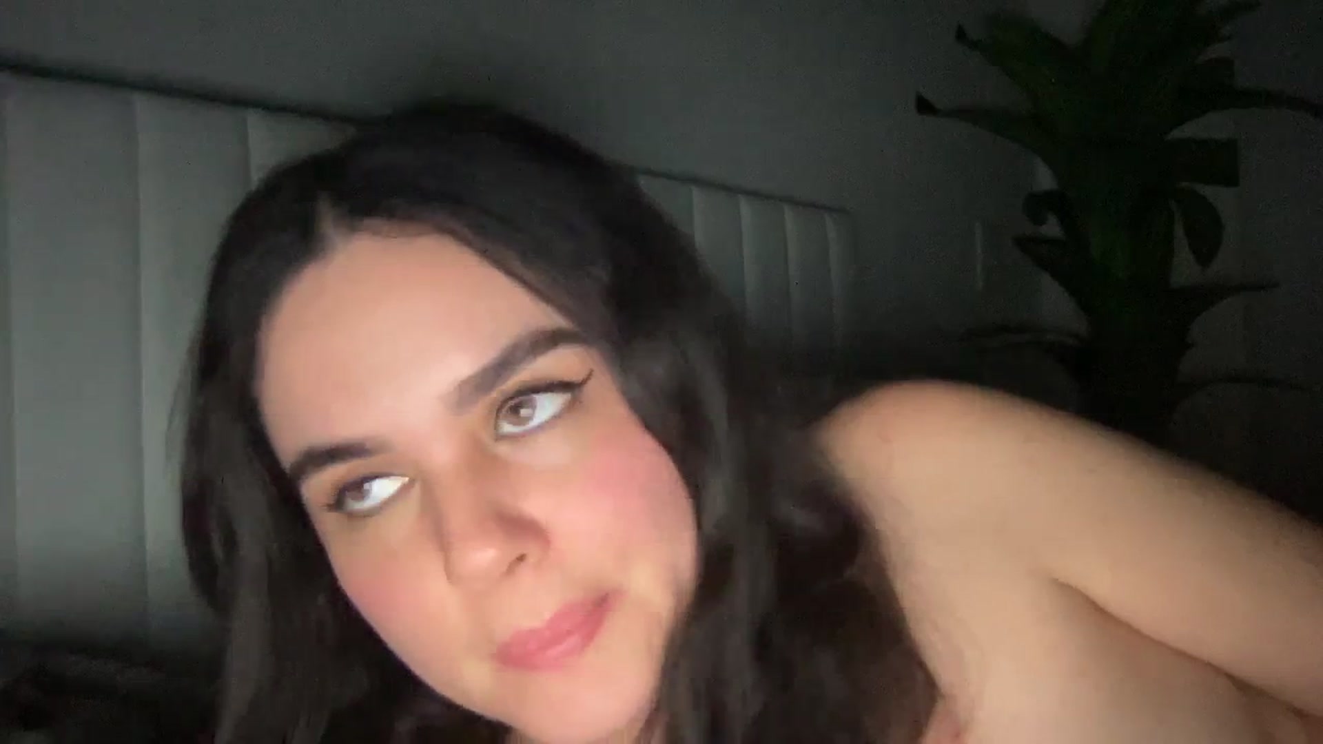 Gallery image thumbnail from Giaislovely's myfreecams stream on, 01/23/2024, 10:07 image 8 of 20