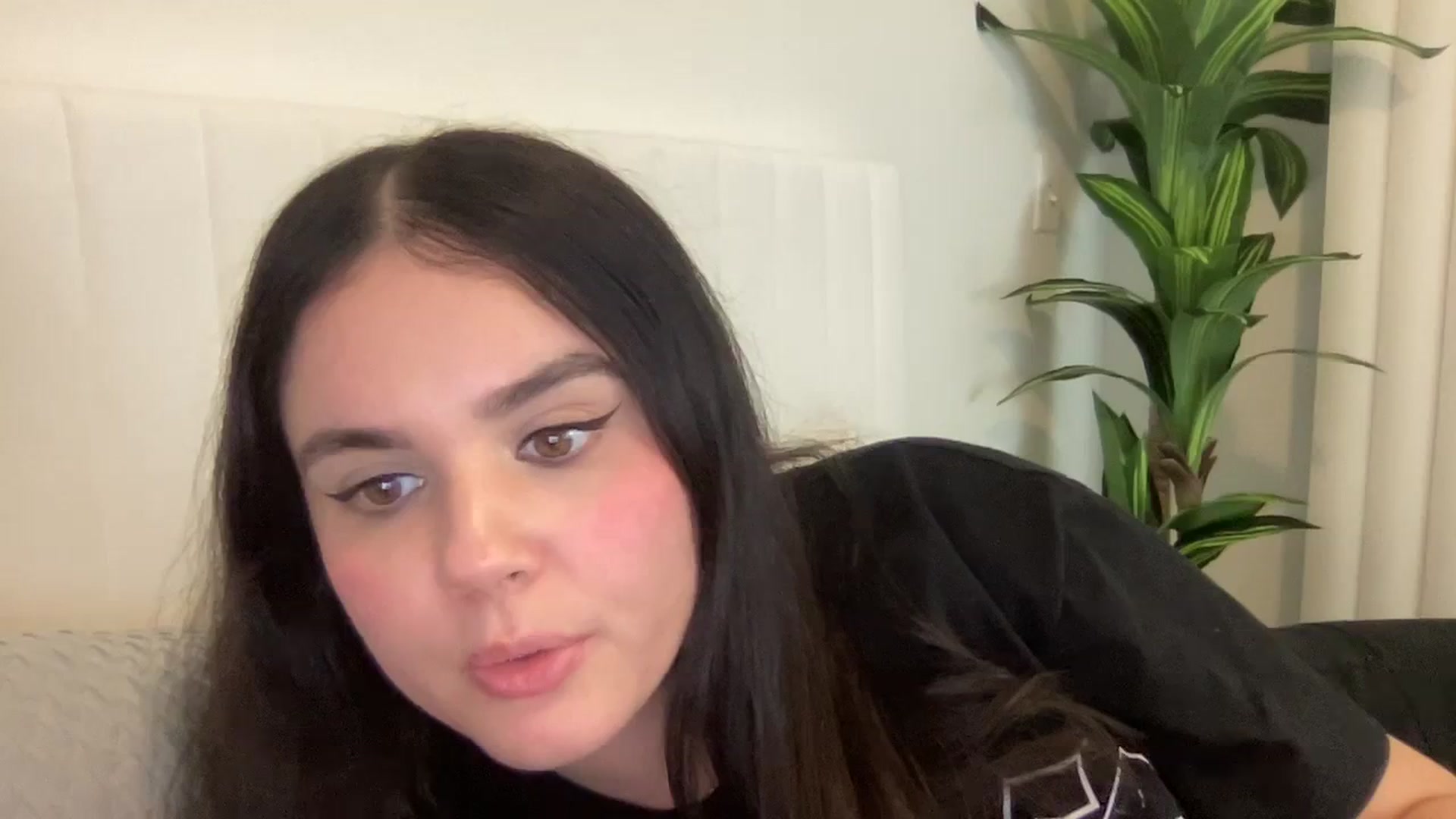 Gallery image thumbnail from Giaislovely's myfreecams stream on, 01/24/2024, 08:22 image 16 of 20