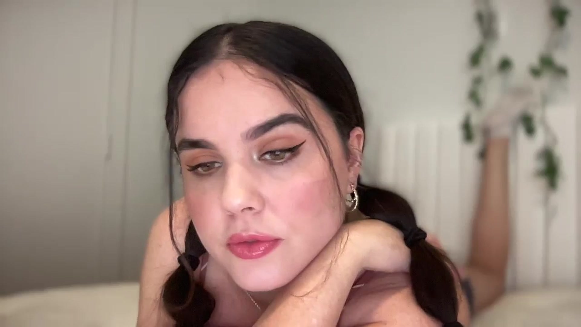 Gallery image thumbnail from Giaislovely's myfreecams stream on, 03/05/2024, 07:56 image 6 of 20