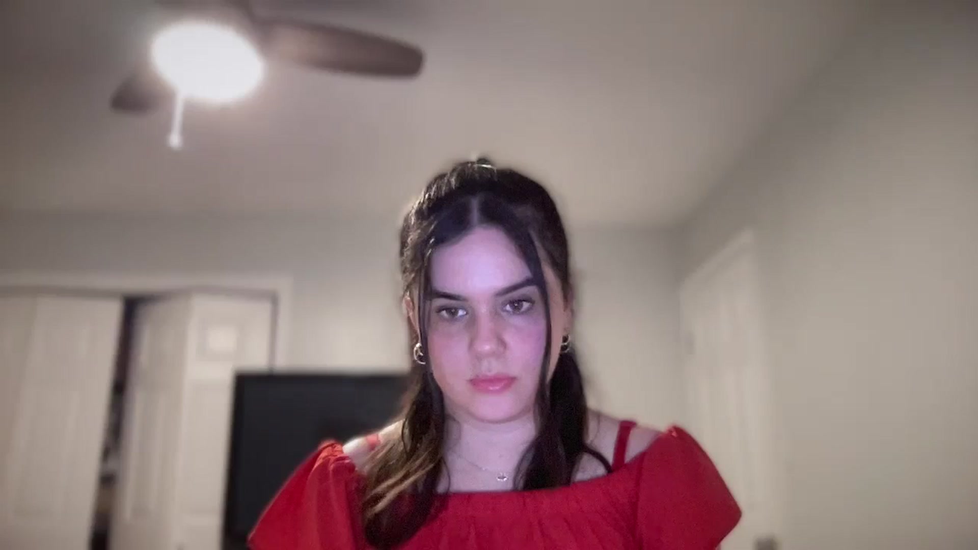 Gallery image thumbnail from Giaislovely's myfreecams stream on, 03/17/2024, 10:51 image 2 of 20