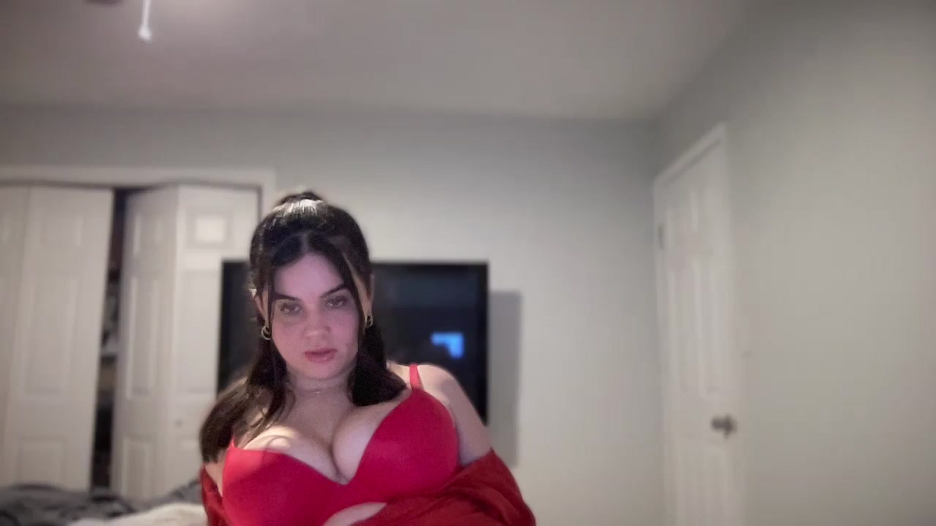 Gallery image thumbnail from Giaislovely's myfreecams stream on, 03/17/2024, 10:51 image 1 of 20