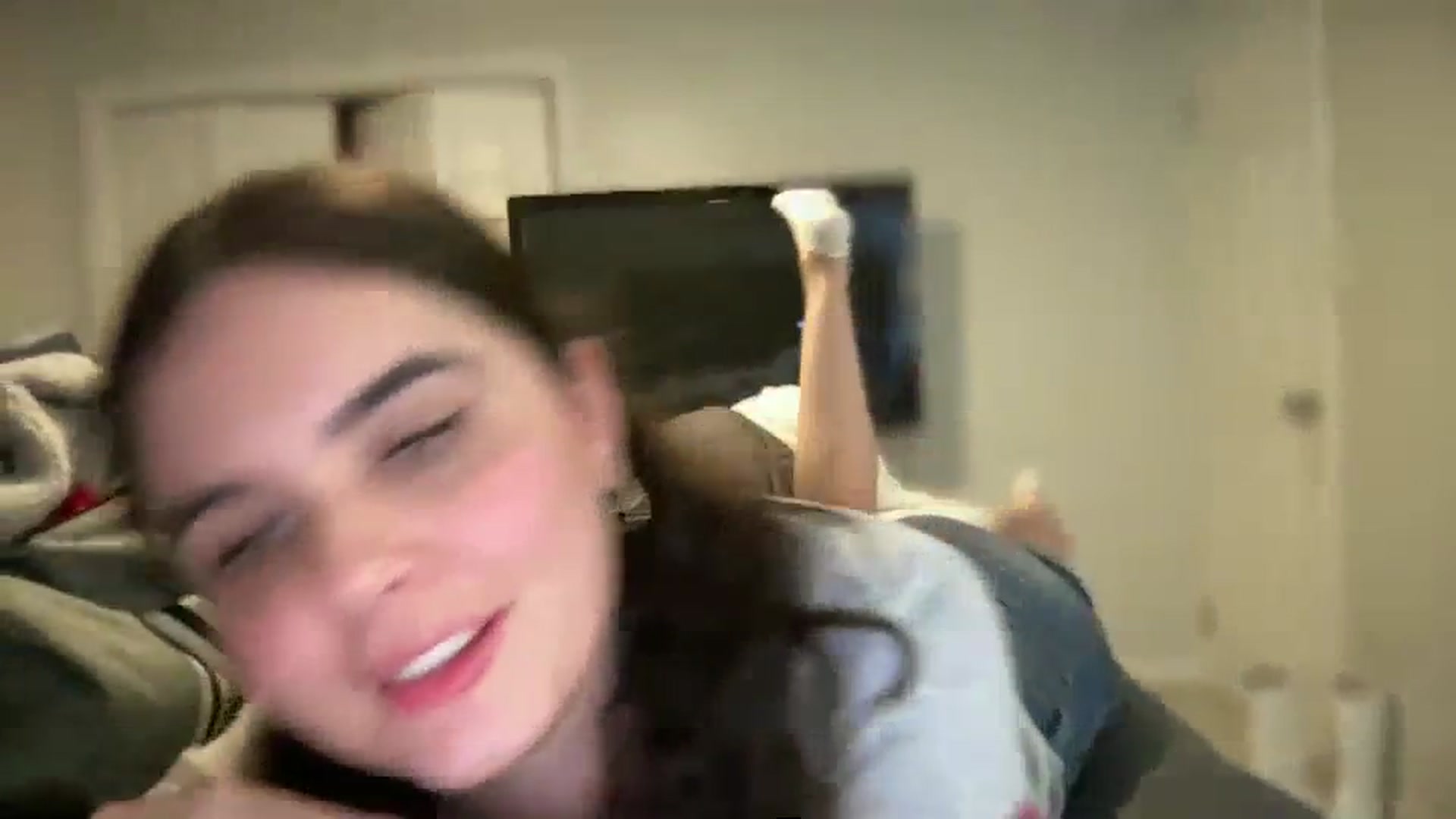 Gallery image thumbnail from Giaislovely's myfreecams stream on, 03/21/2024, 05:27 image 20 of 20