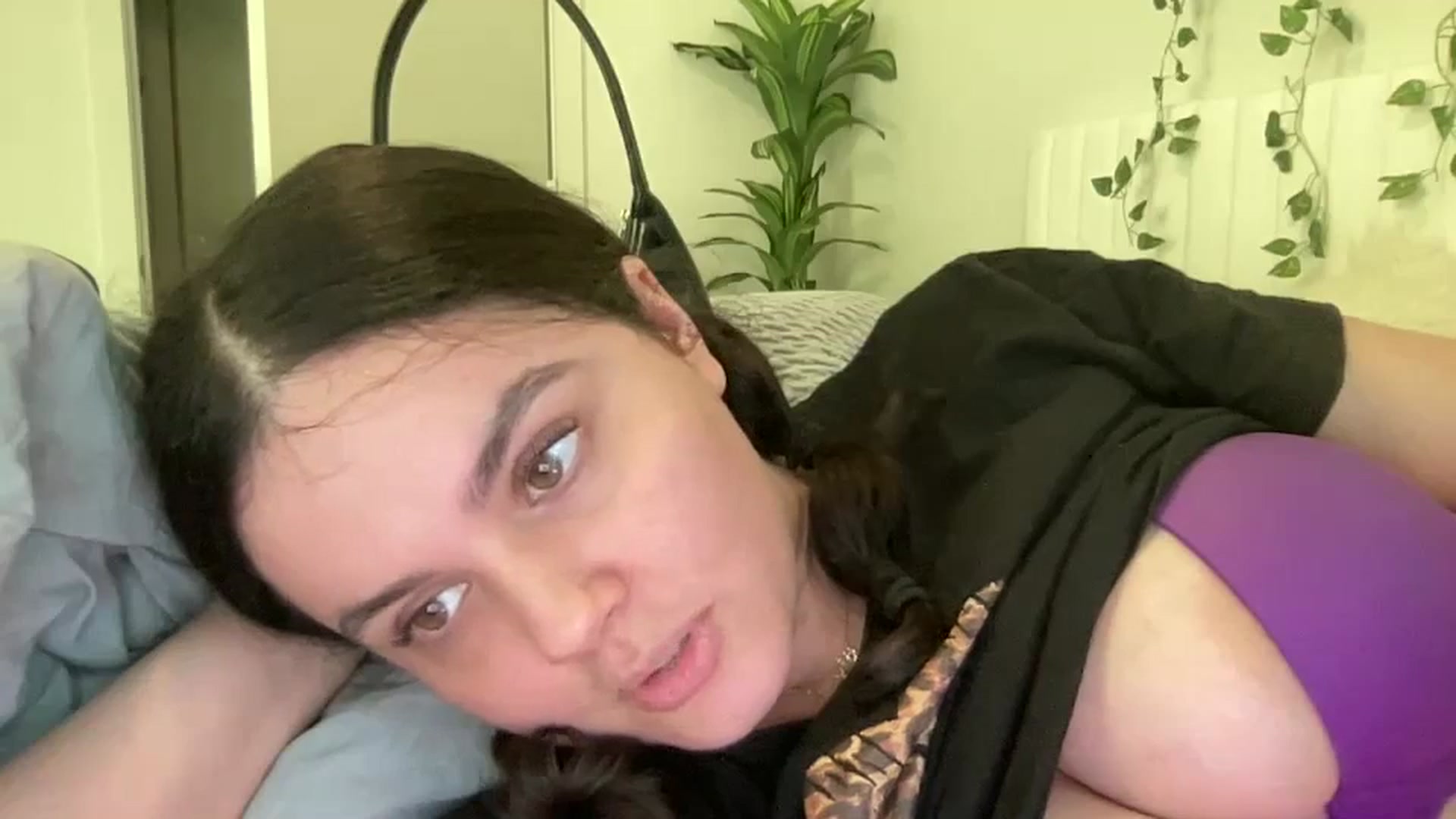 Gallery image thumbnail from Giaislovely's myfreecams stream on, 03/23/2024, 24:29 image 7 of 20