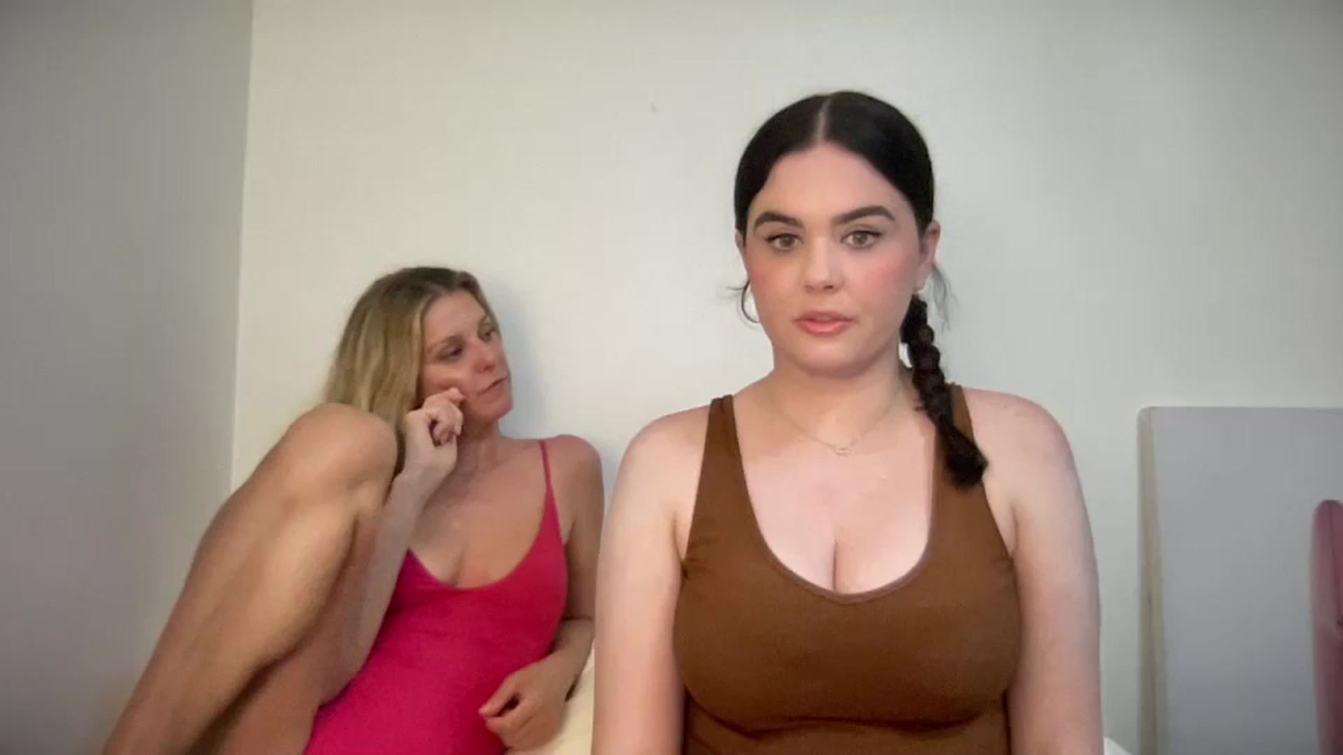 Gallery image thumbnail from Giaislovely's myfreecams stream on, 04/11/2024, 07:34 image 14 of 20
