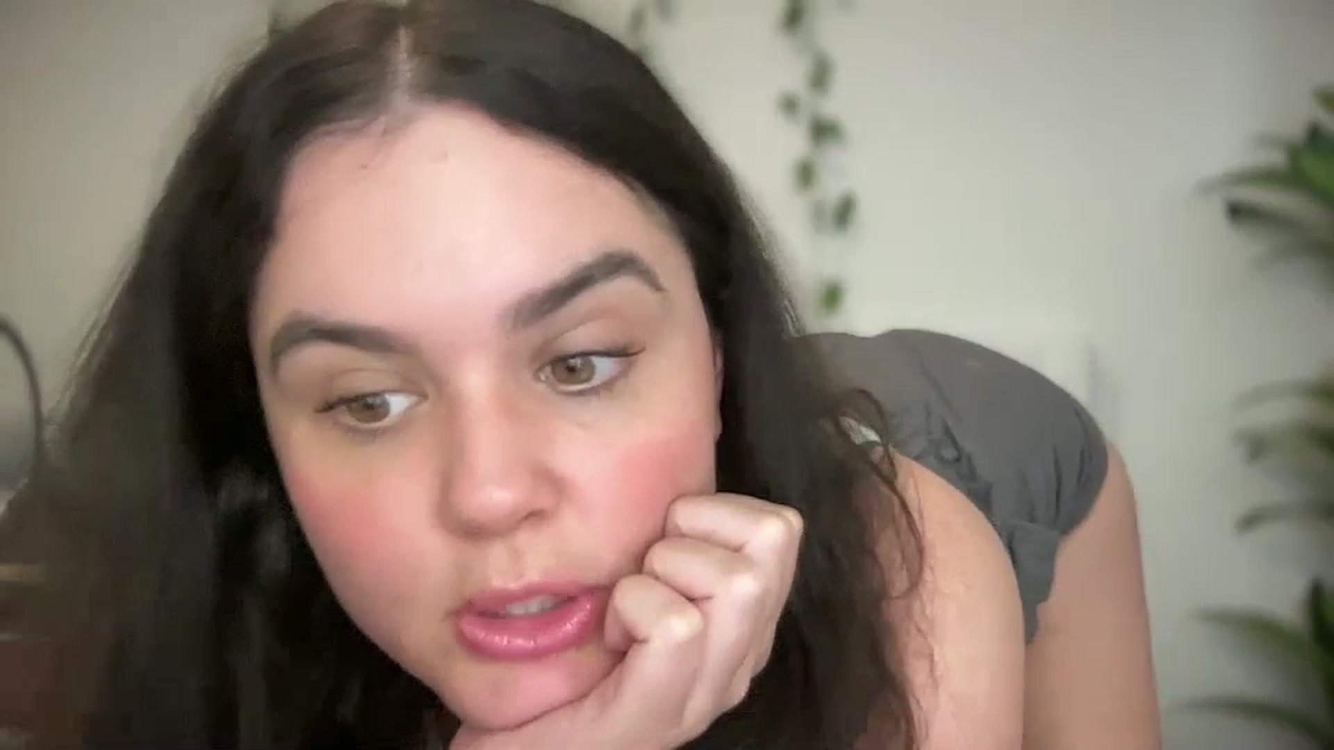 Gallery image thumbnail from Giaislovely's myfreecams stream on, 04/17/2024, 01:12 image 14 of 20