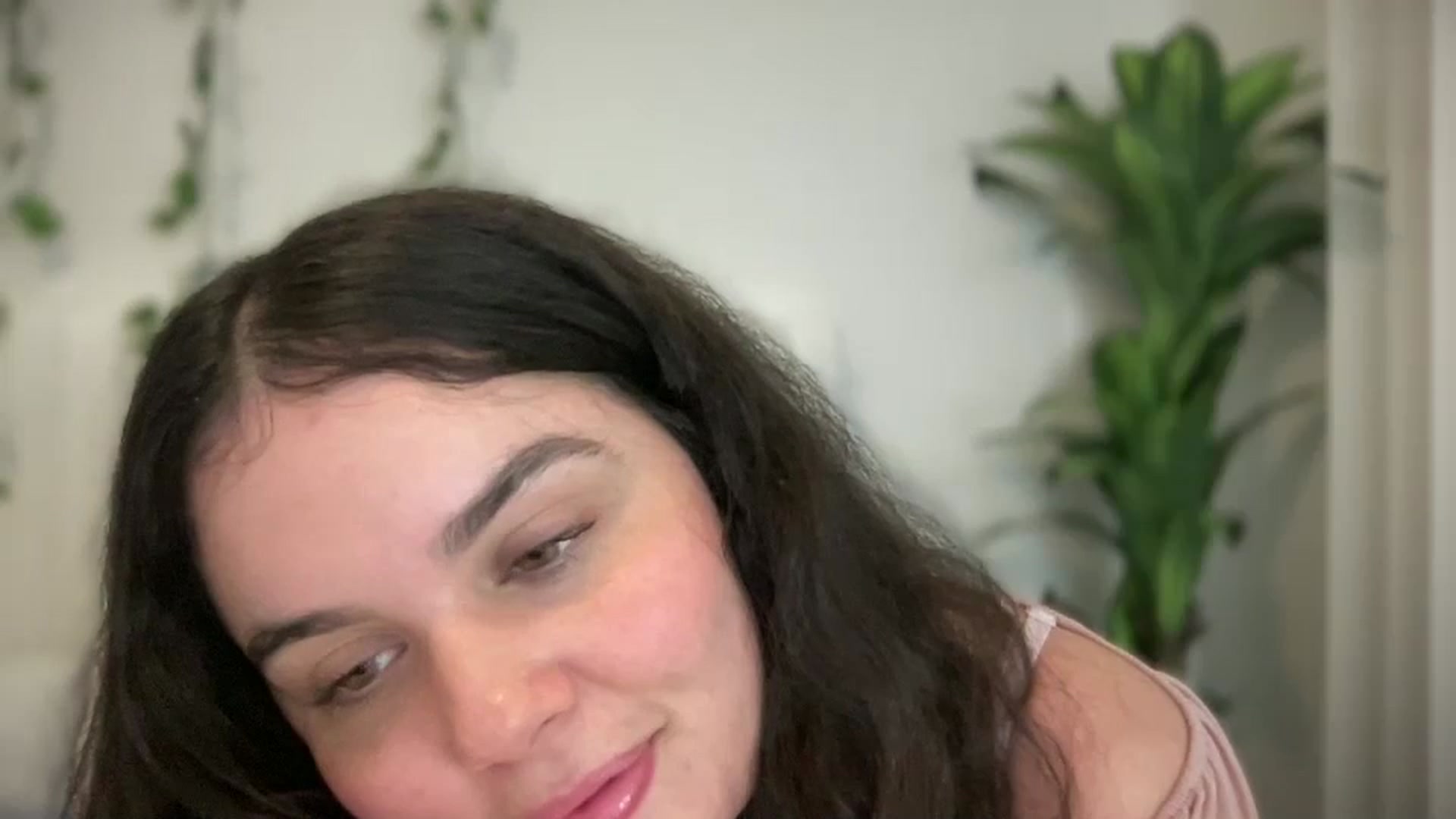 Gallery image thumbnail from Giaislovely's myfreecams stream on, 04/18/2024, 01:14 image 12 of 20