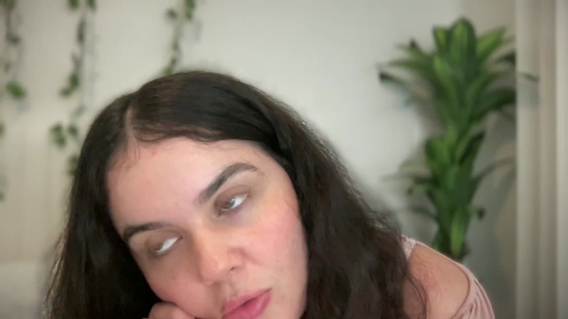 Gallery image thumbnail from Giaislovely's myfreecams stream on, 04/18/2024, 01:14 image 11 of 20