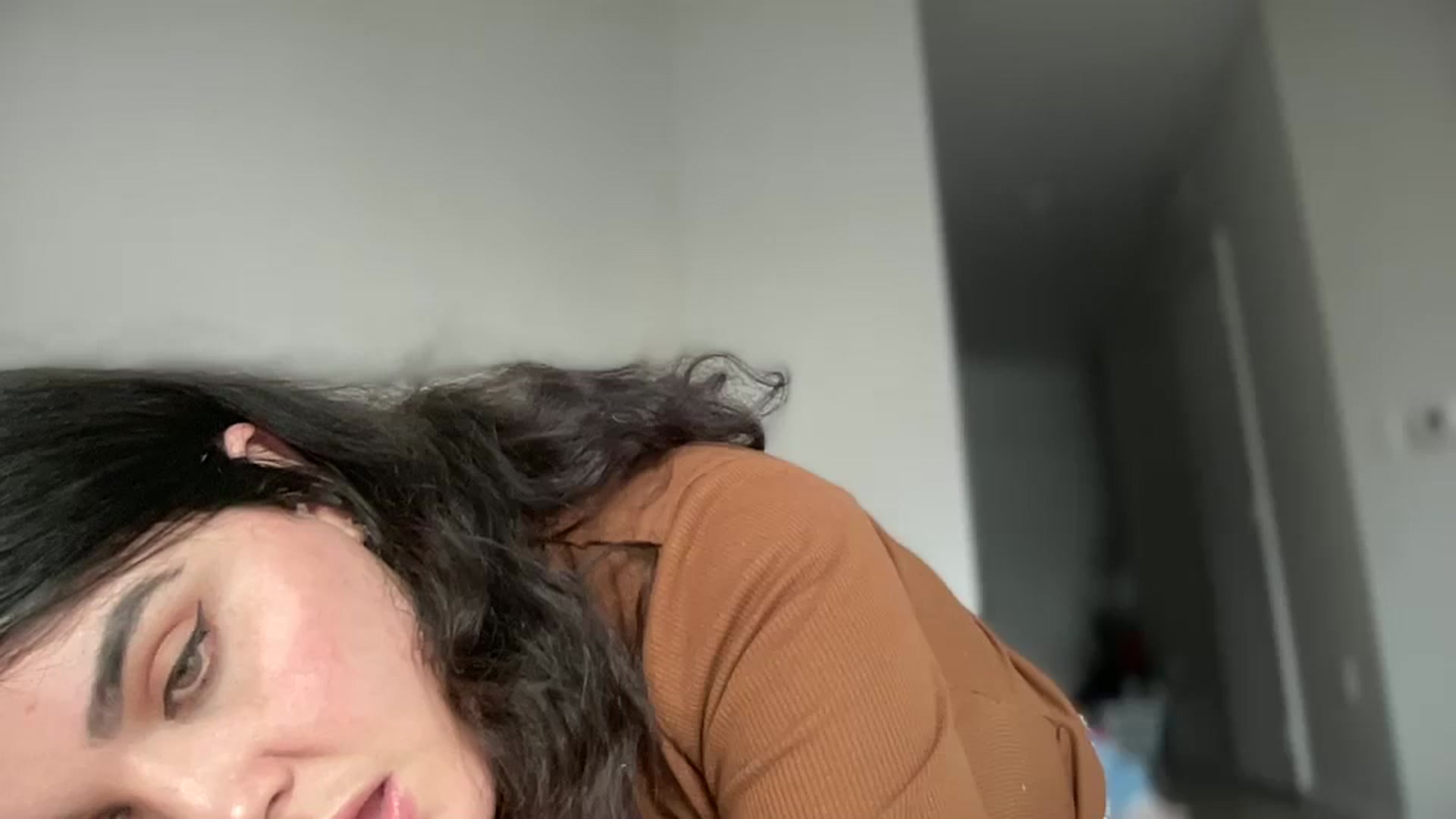 Gallery image thumbnail from Giaislovely's myfreecams stream on, 05/08/2024, 24:21 image 7 of 20