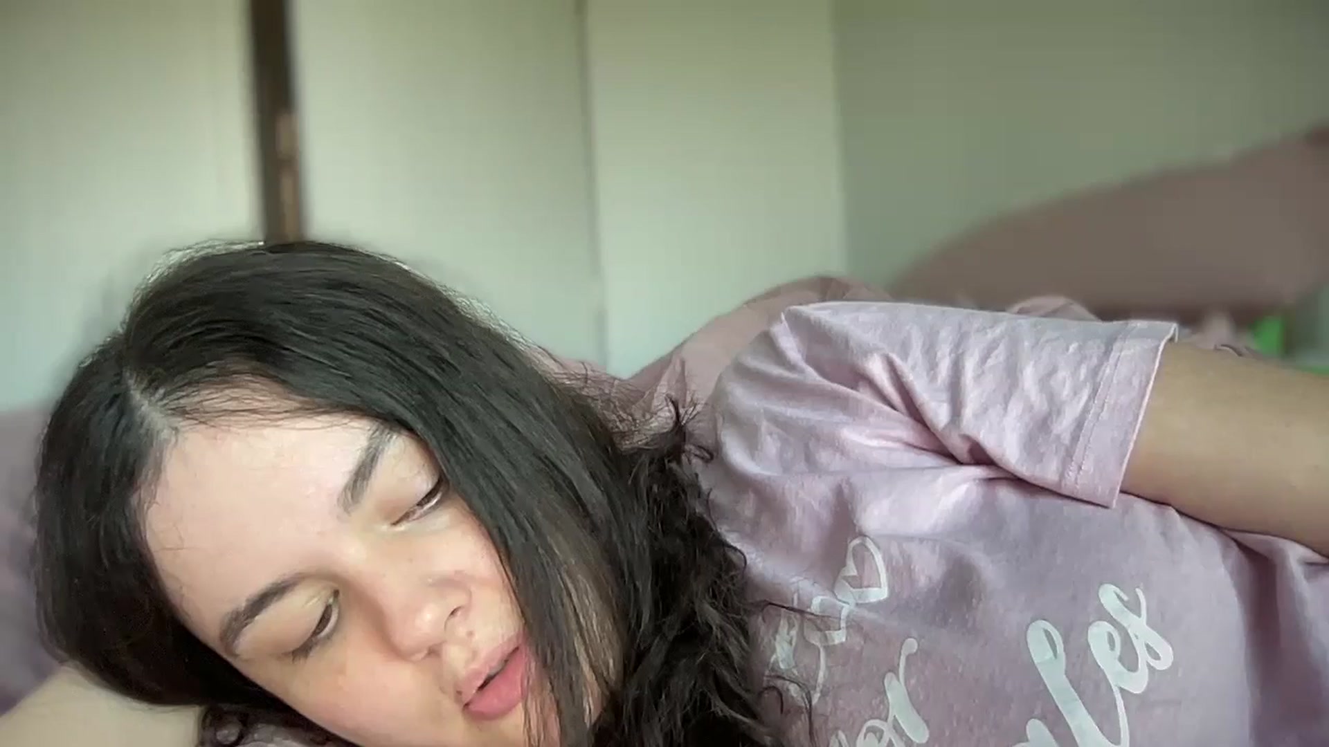 Gallery image thumbnail from Giaislovely's myfreecams stream on, 11/16/2024, 18:29 image 4 of 20