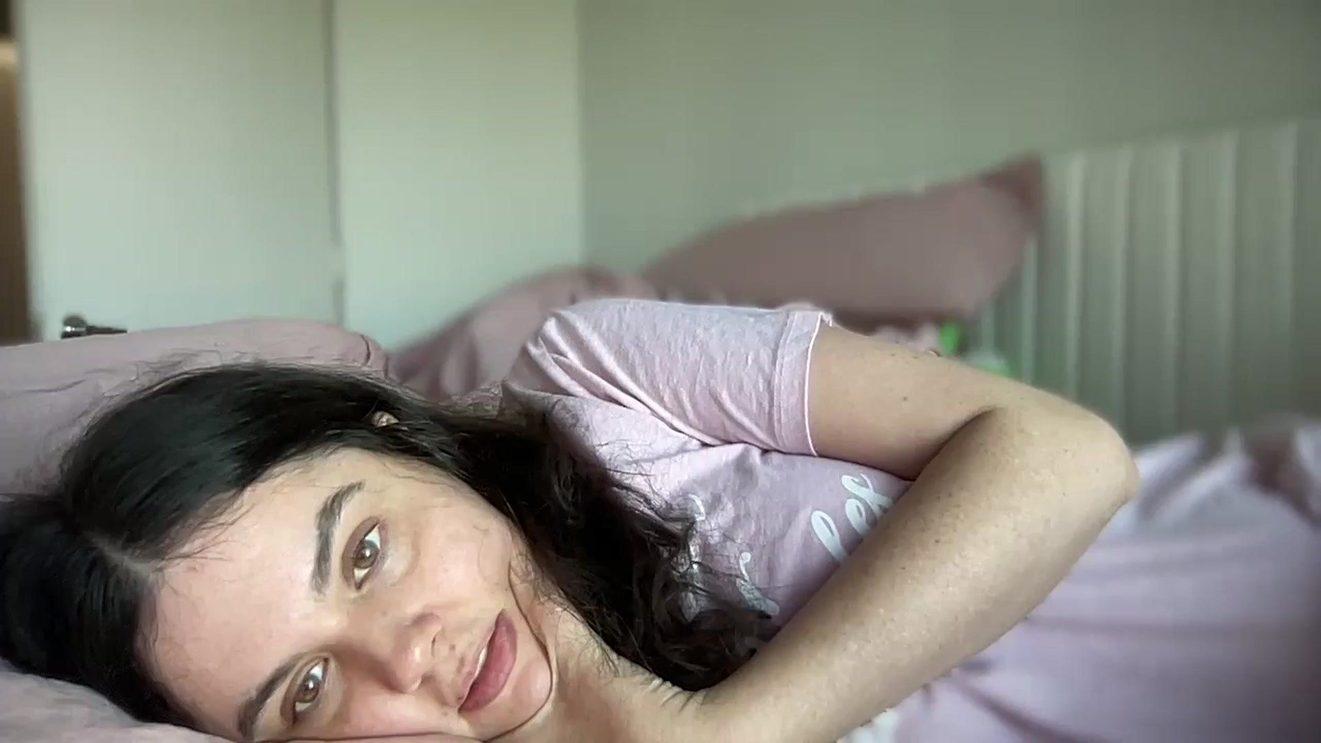 Gallery image thumbnail from Giaislovely's myfreecams stream on, 11/16/2024, 18:29 image 2 of 20