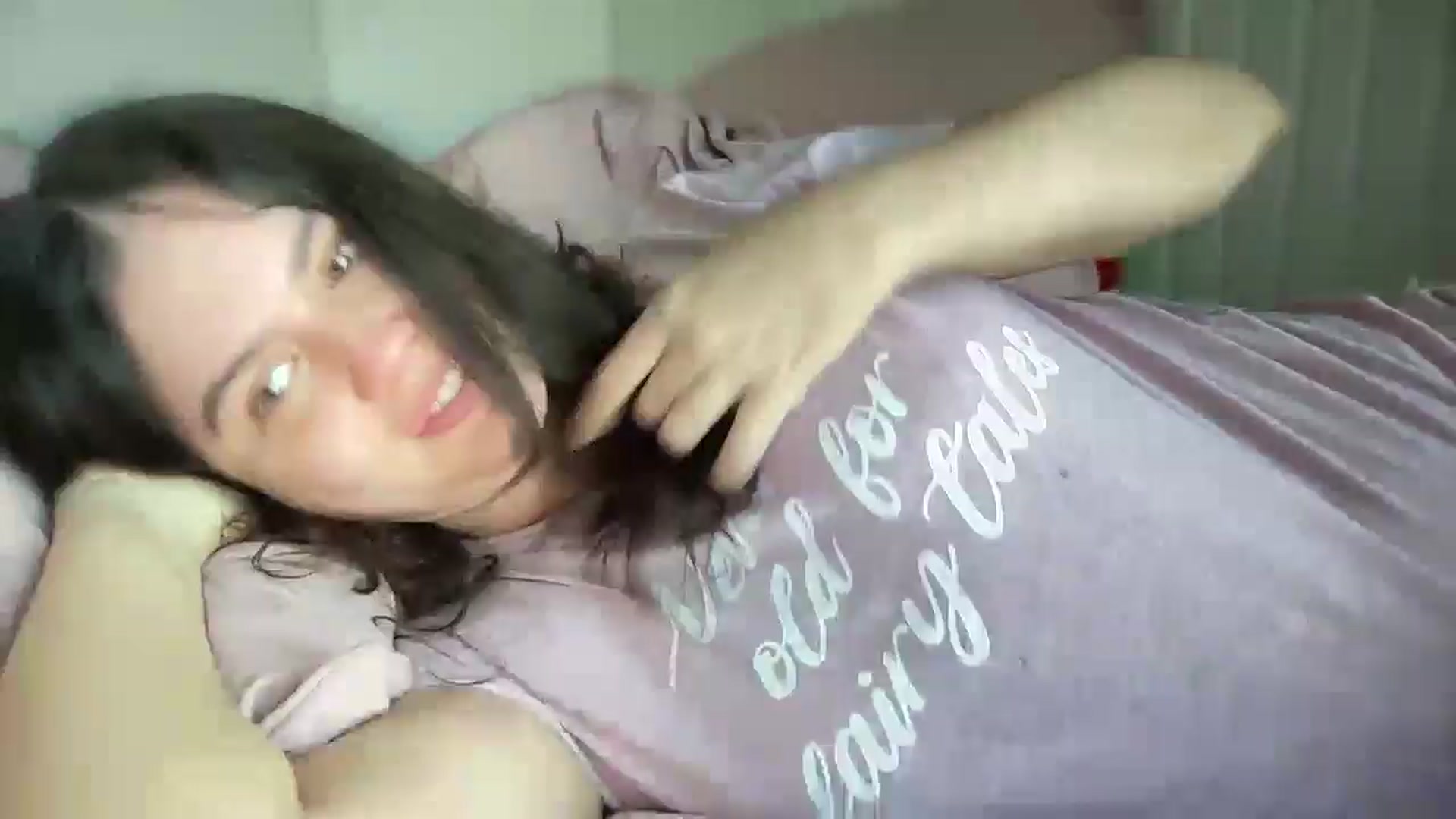 Gallery image thumbnail from Giaislovely's myfreecams stream on, 11/16/2024, 18:29 image 8 of 20