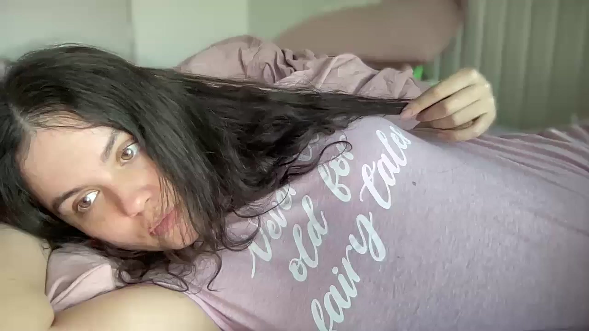 Gallery image thumbnail from Giaislovely's myfreecams stream on, 11/16/2024, 18:29 image 6 of 20