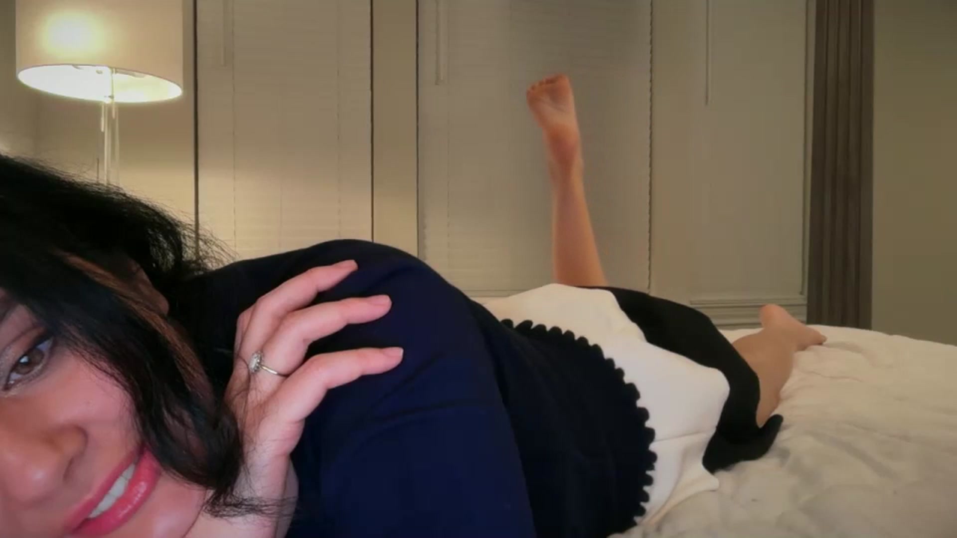 Gallery image thumbnail from Giaislovely's myfreecams stream on, 12/21/2025, 07:01 image 16 of 20
