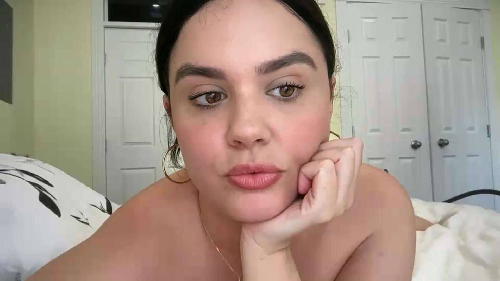 Gallery image thumbnail from Giaislovely's myfreecams stream on, 08/12/2026, 24:46 image 2 of 20