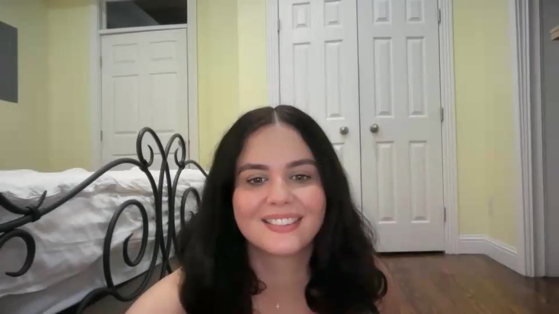 Gallery image thumbnail from Giaislovely's myfreecams stream on, 08/12/2026, 24:46 image 18 of 20