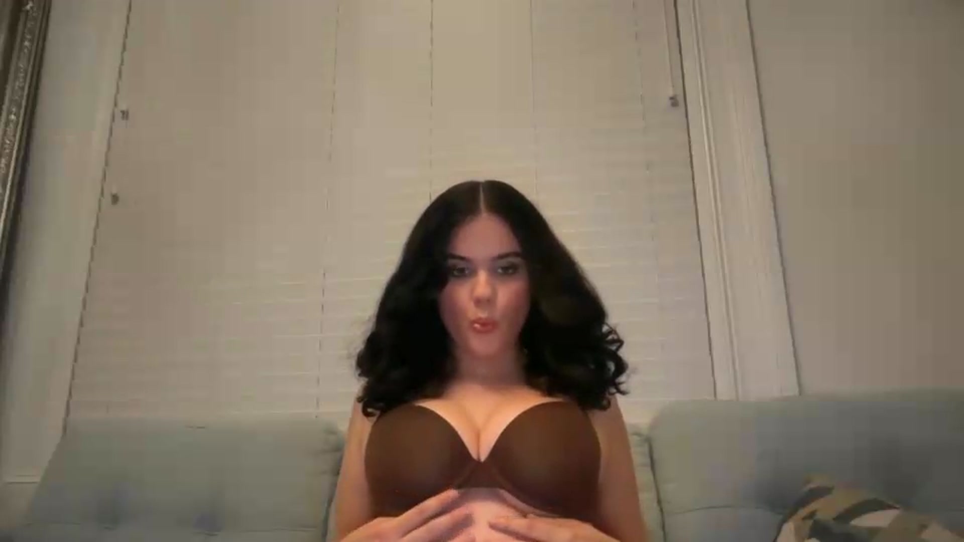 Gallery image thumbnail from Giaislovely's myfreecams stream on, 08/16/2026, 05:28 image 16 of 20
