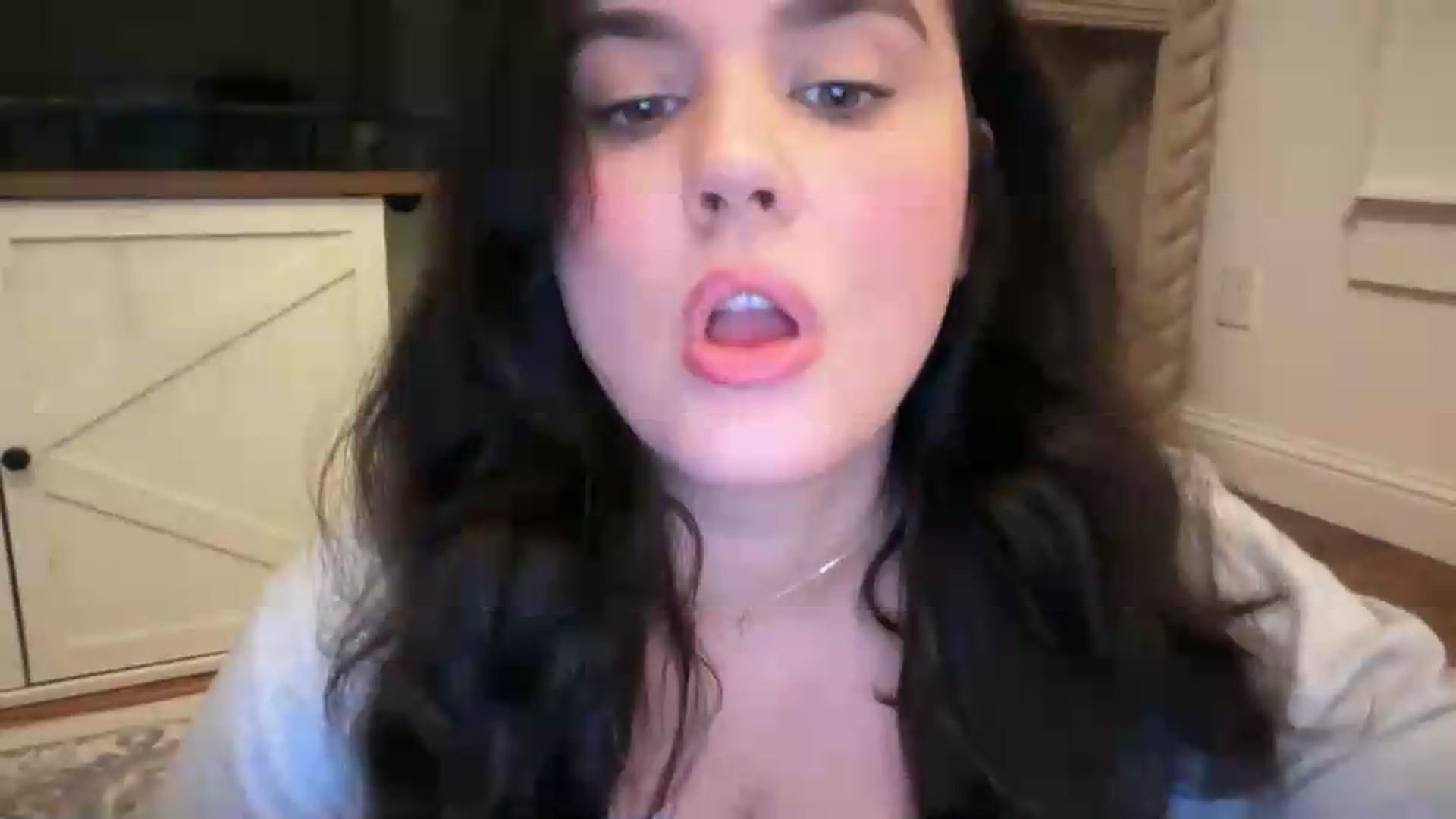 Gallery image thumbnail from Giaislovely's myfreecams stream on, 08/29/2026, 04:35 image 4 of 20