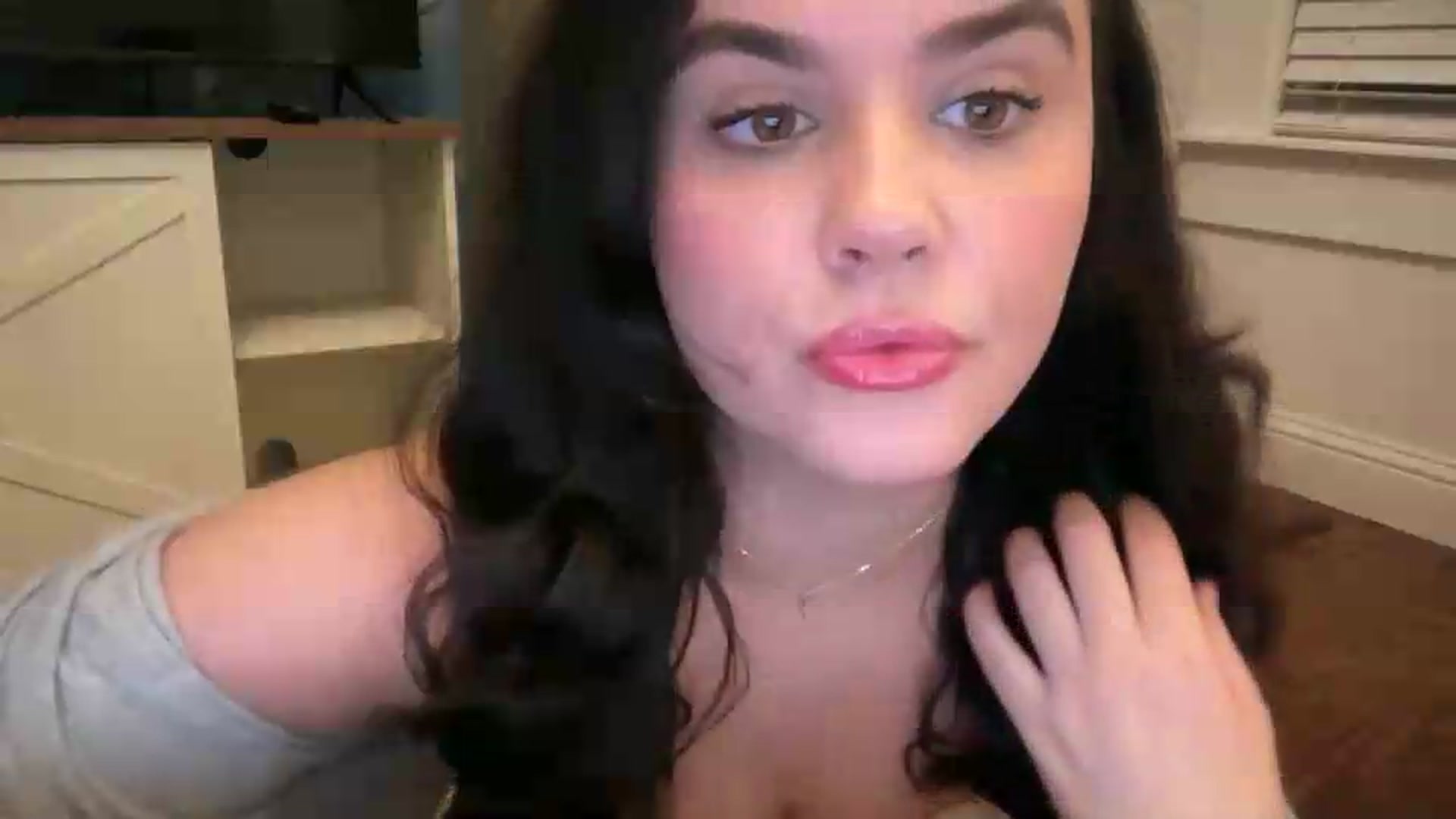 Gallery image thumbnail from Giaislovely's myfreecams stream on, 08/29/2026, 04:35 image 8 of 20