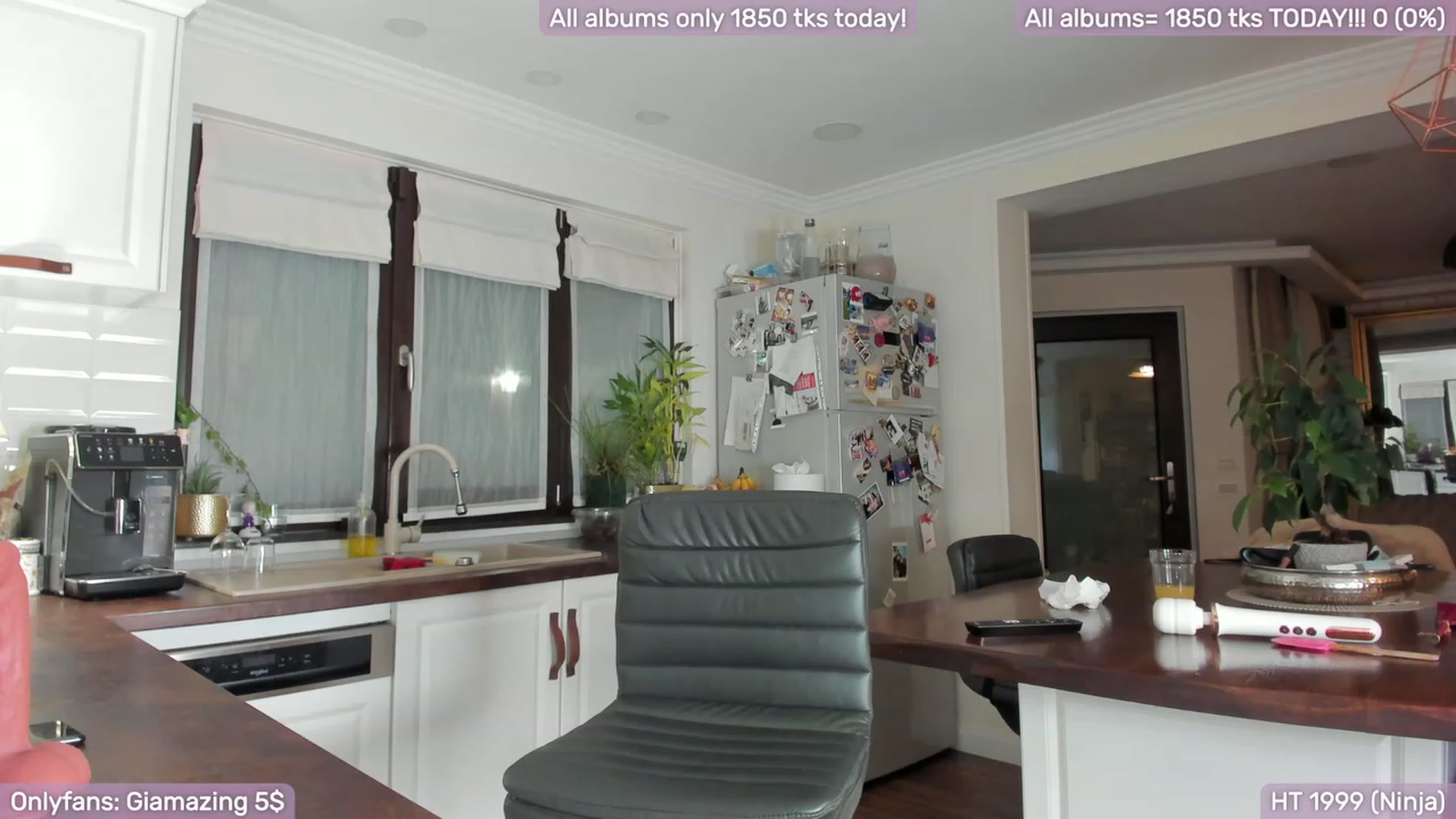 Gallery image thumbnail from GiamazingMFC's myfreecams stream on, 11/18/2022, 02:43 image 6 of 20