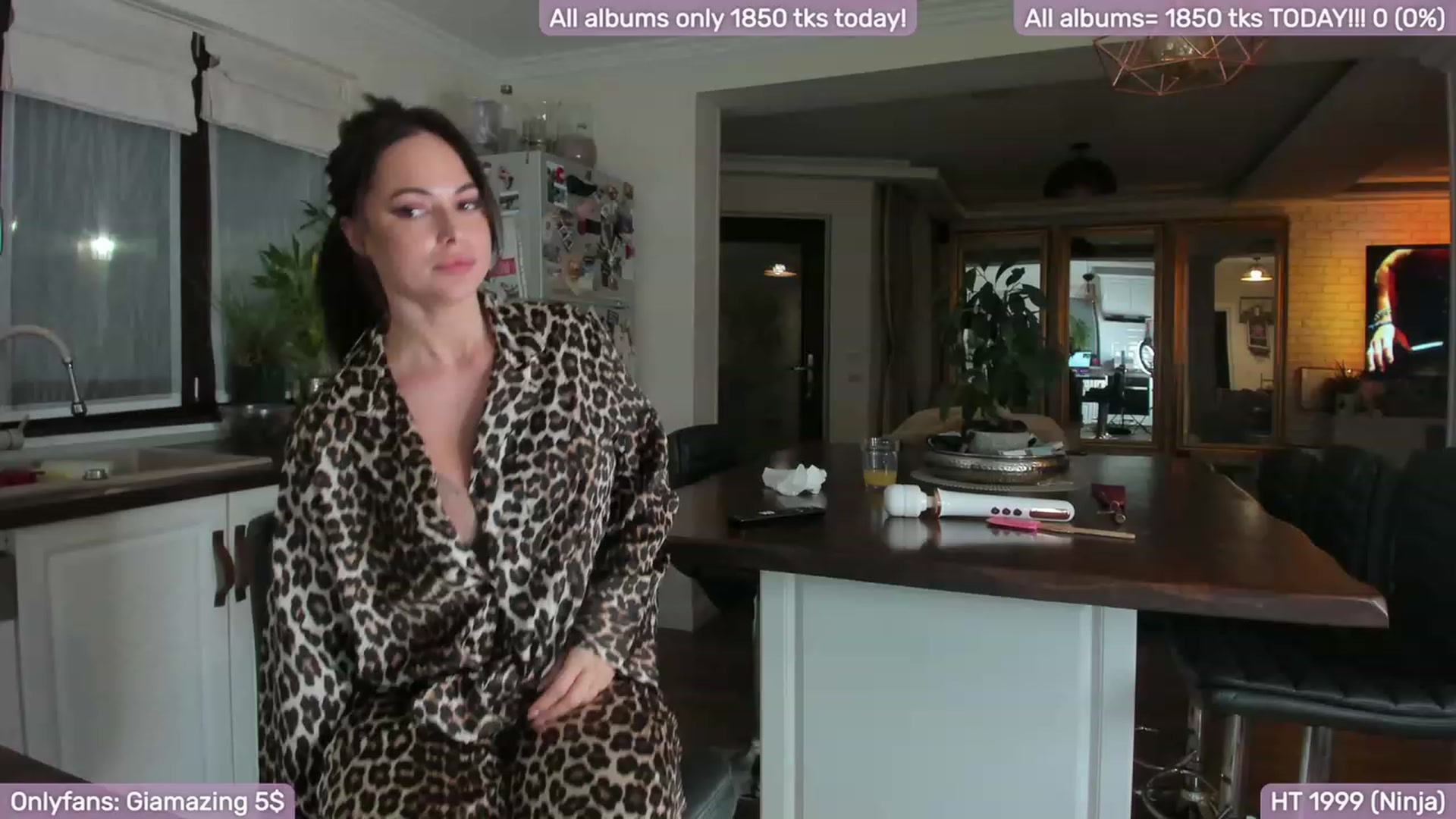 Gallery image thumbnail from GiamazingMFC's myfreecams stream on, 11/18/2022, 02:43 image 8 of 20