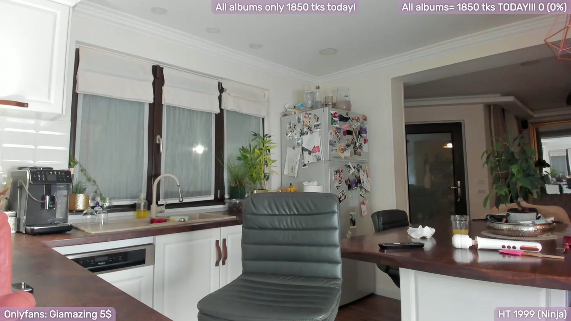 Gallery image thumbnail from GiamazingMFC's myfreecams stream on, 11/18/2022, 02:43 image 5 of 20