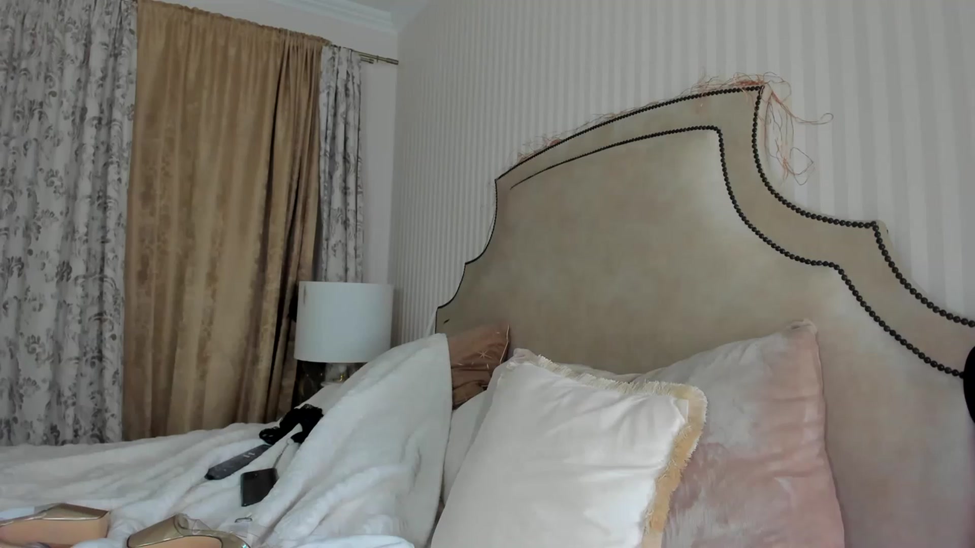 Gallery image thumbnail from GiamazingMFC's myfreecams stream on, 11/20/2022, 01:57 image 6 of 20