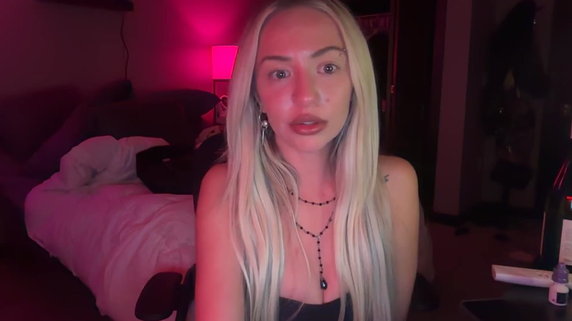 Gallery image thumbnail from GianaJolie's myfreecams stream on, 10/22/2025, 09:21 image 4 of 20