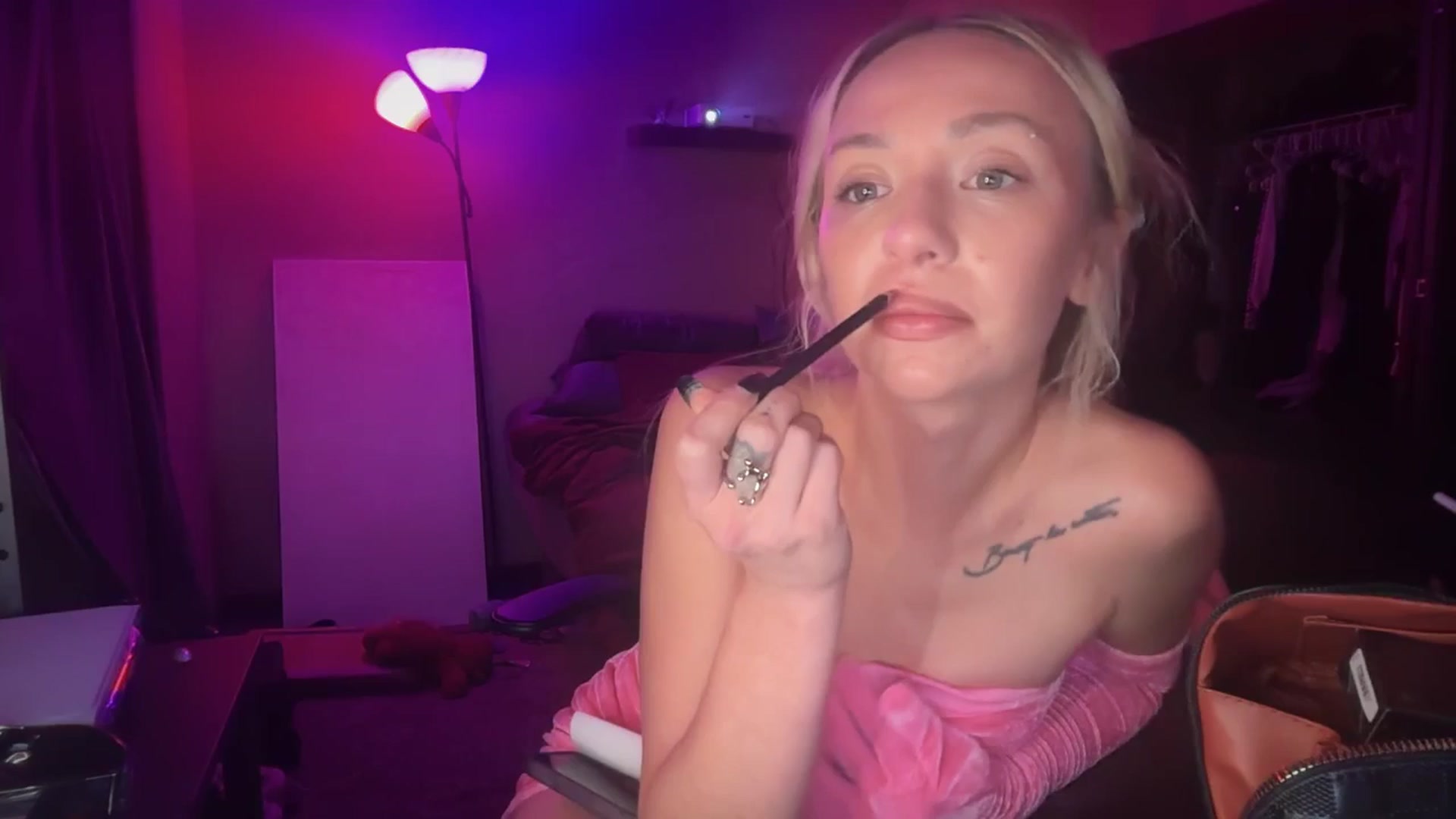 Gallery image thumbnail from GianaJolie's myfreecams stream on, 11/21/2025, 11:24 image 1 of 20