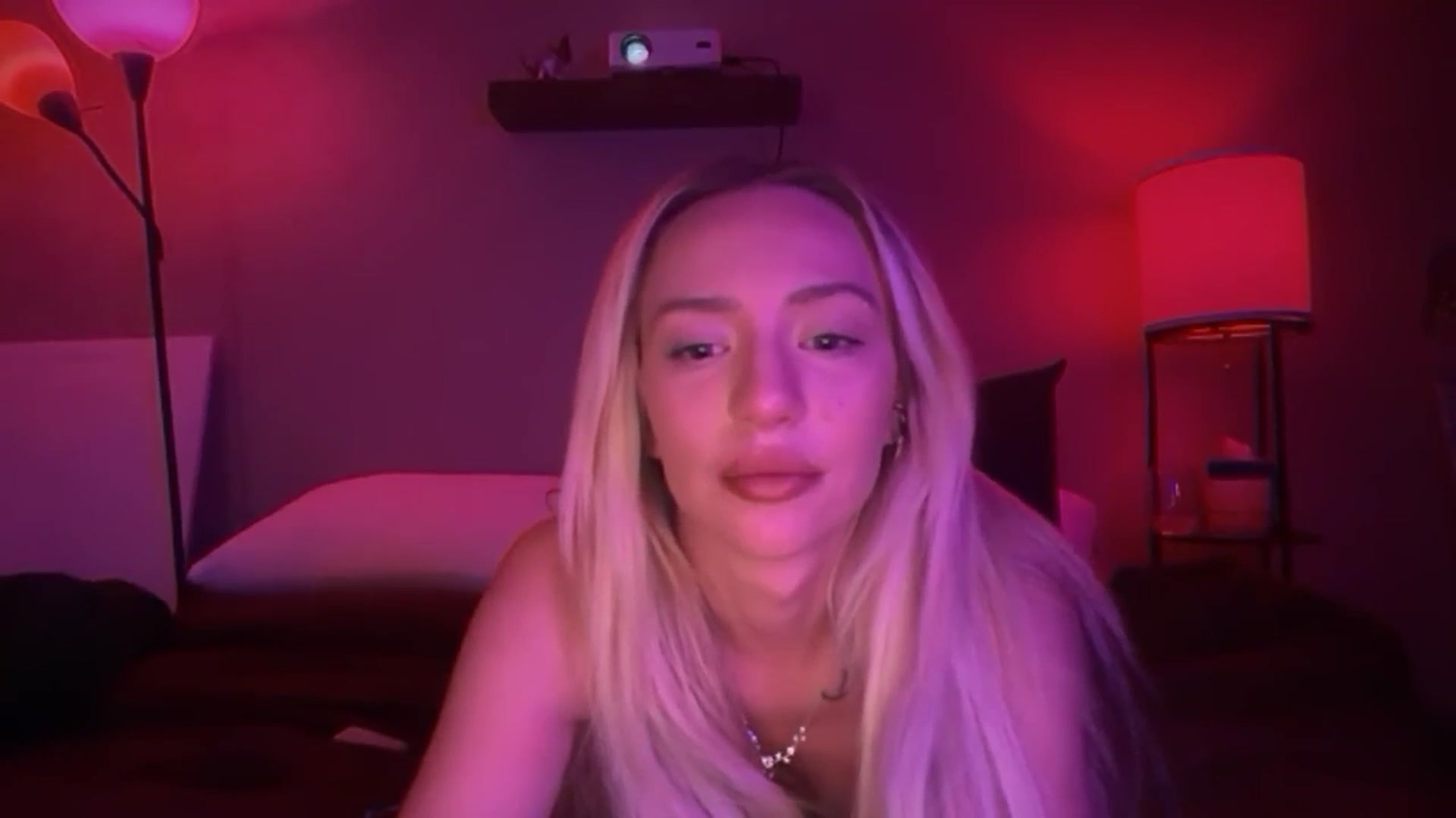 Gallery image thumbnail from GianaJolie's myfreecams stream on, 11/30/2025, 16:38 image 8 of 20