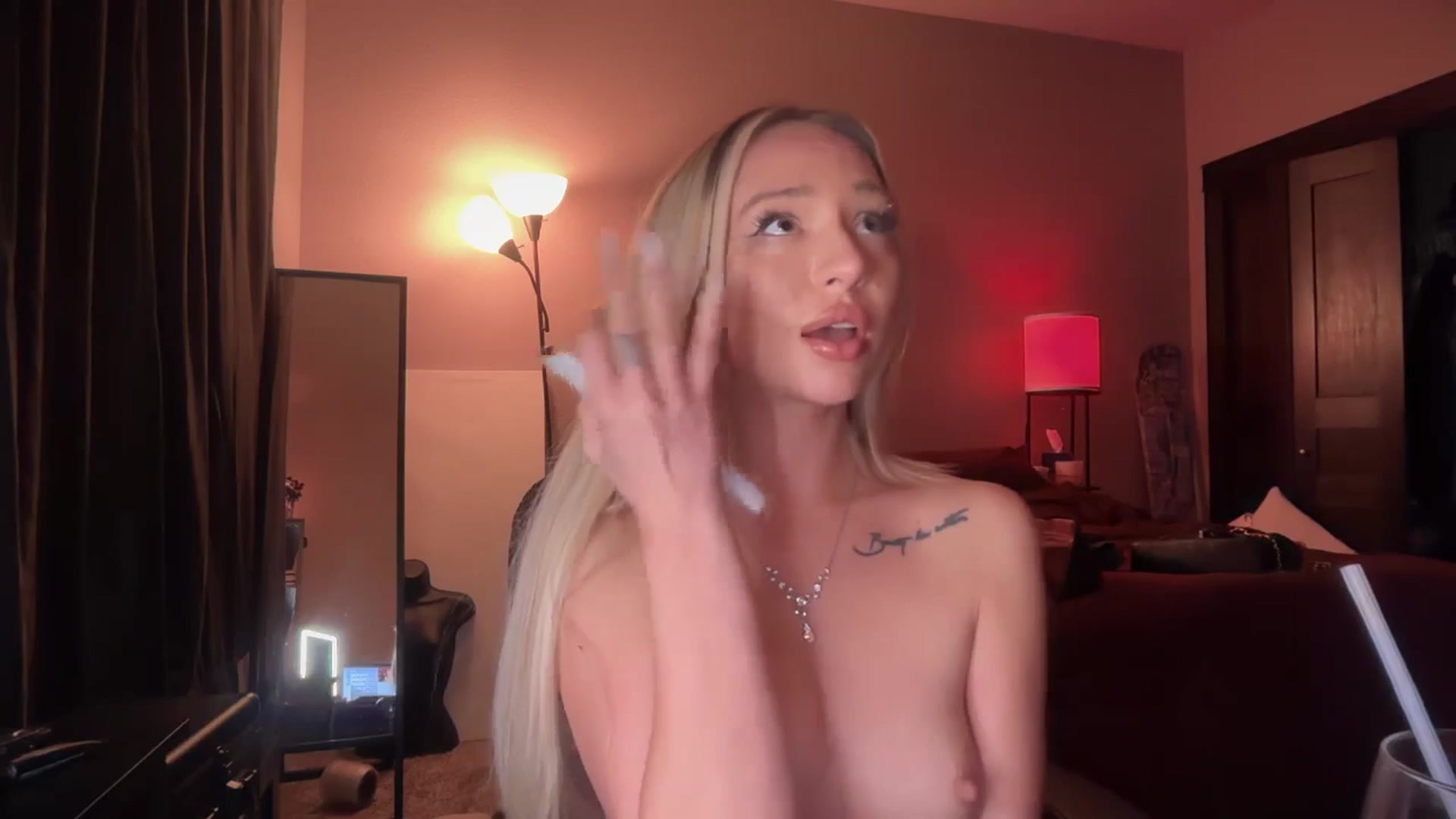 Gallery image thumbnail from GianaJolie's myfreecams stream on, 12/01/2025, 09:49 image 15 of 20