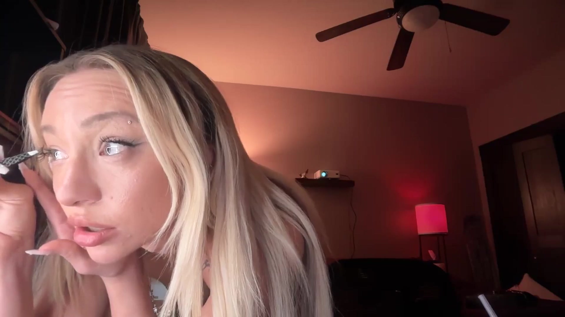 Gallery image thumbnail from GianaJolie's myfreecams stream on, 12/01/2025, 09:49 image 11 of 20