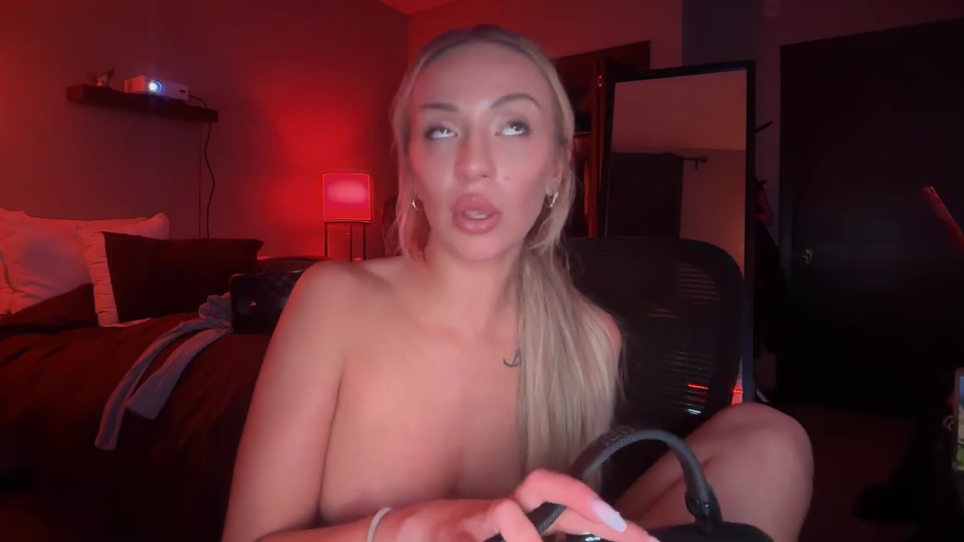 Gallery image thumbnail from GianaJolie's myfreecams stream on, 12/05/2025, 14:03 image 20 of 20