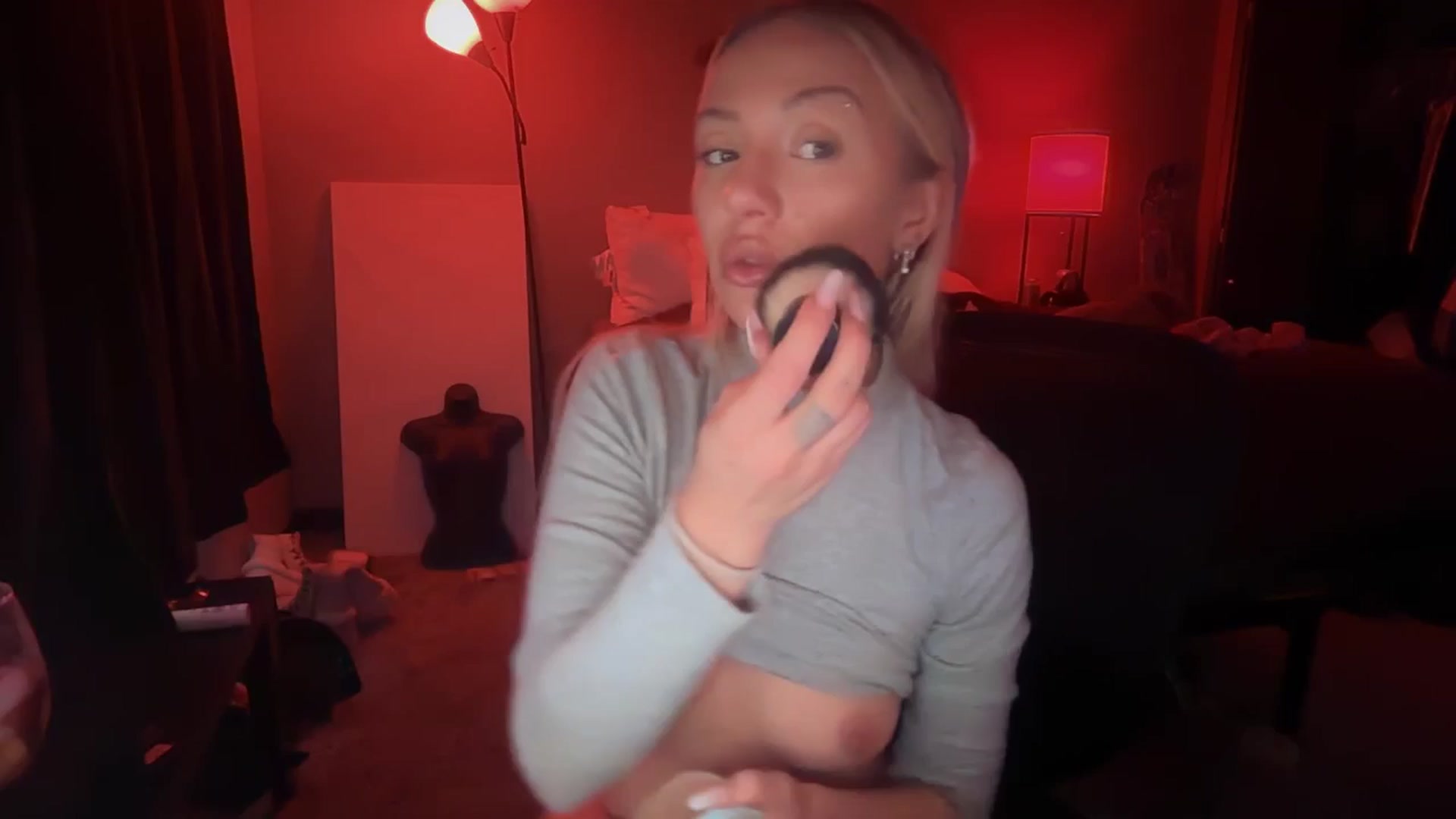 Gallery image thumbnail from GianaJolie's myfreecams stream on, 12/05/2025, 18:12 image 1 of 20