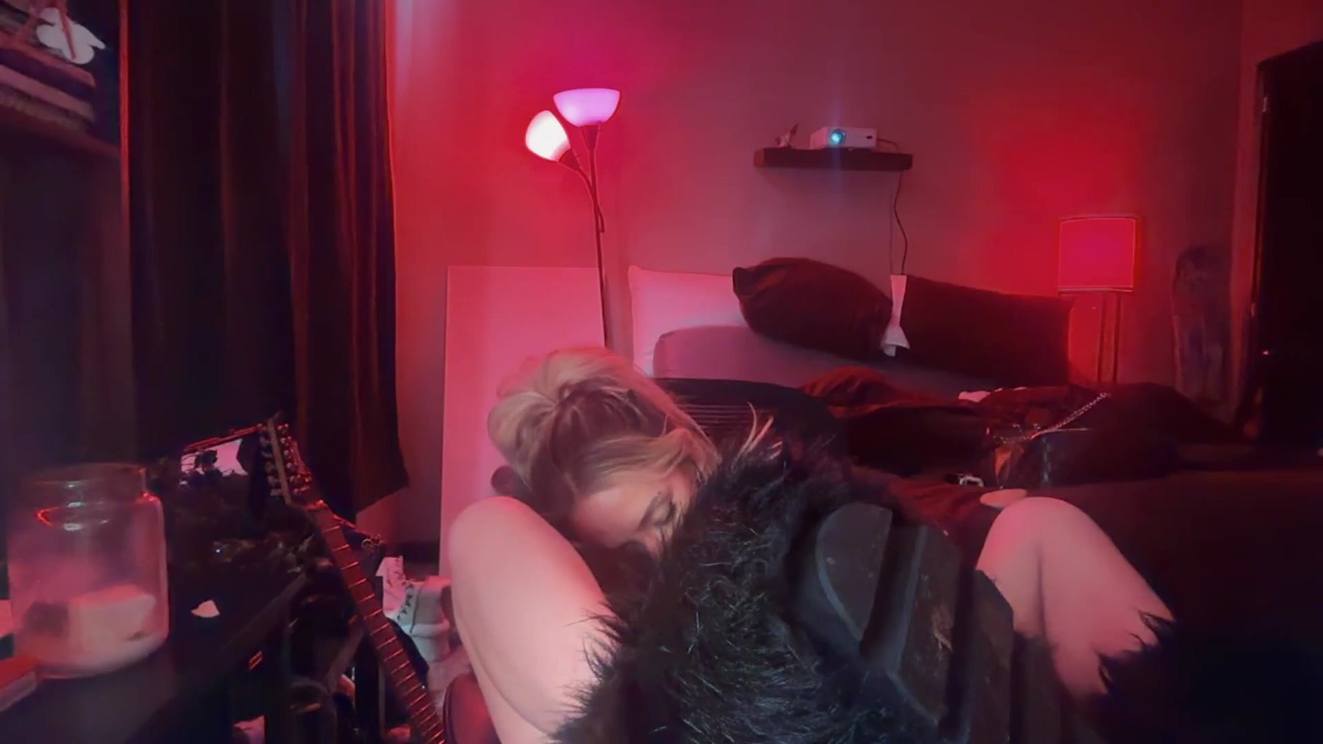 Gallery image thumbnail from GianaJolie's myfreecams stream on, 12/13/2025, 19:23 image 2 of 20