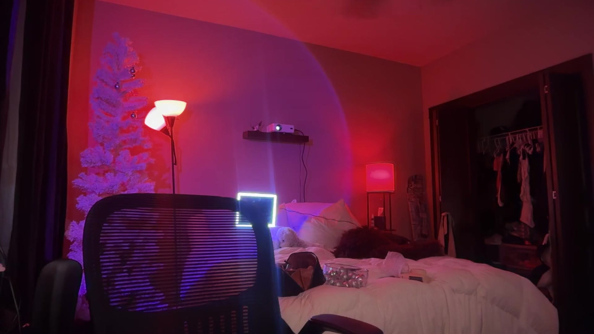 Gallery image thumbnail from GianaJolie's myfreecams stream on, 12/17/2025, 12:43 image 20 of 20