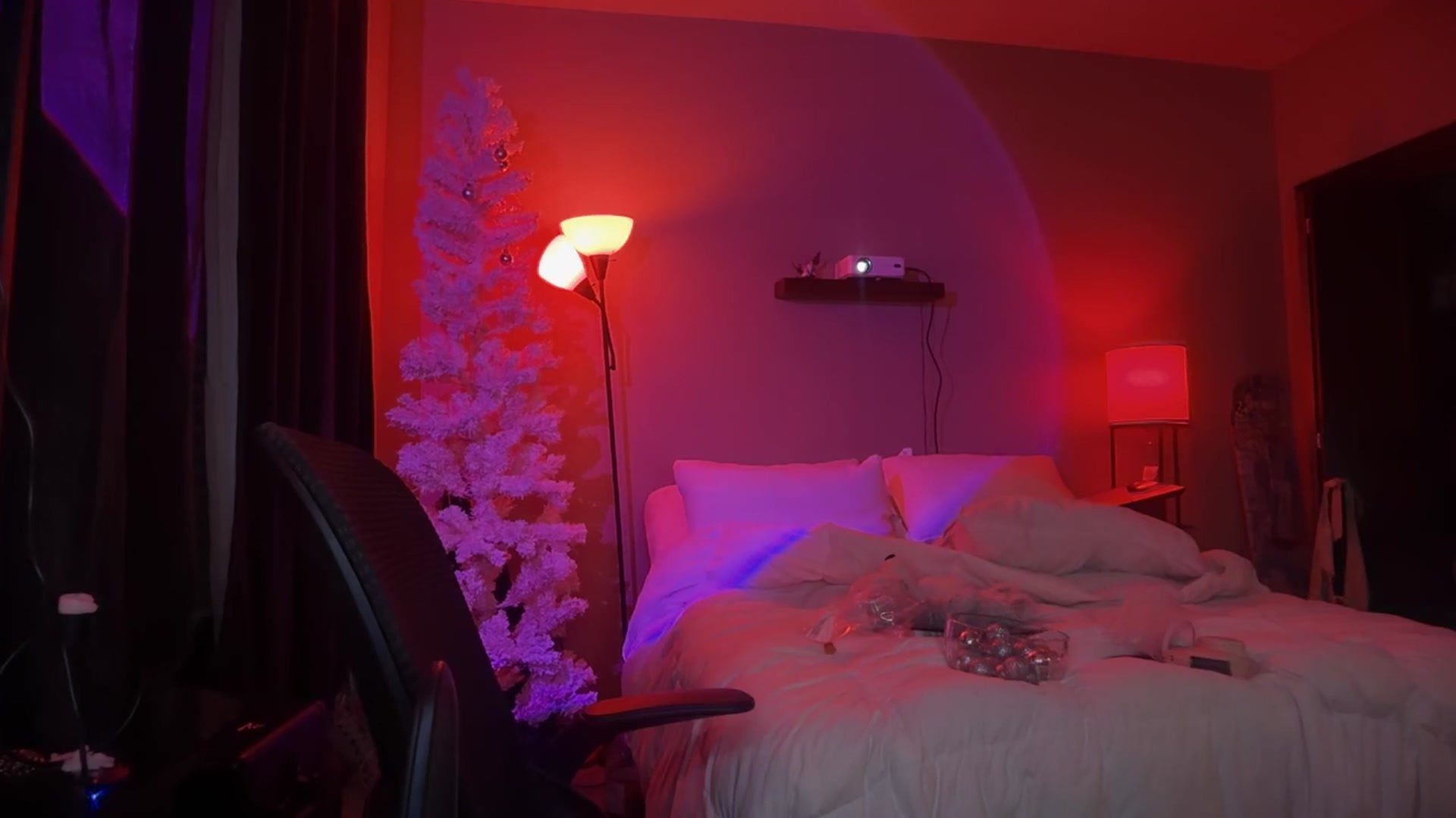 Gallery image thumbnail from GianaJolie's myfreecams stream on, 12/17/2025, 14:20 image 13 of 20