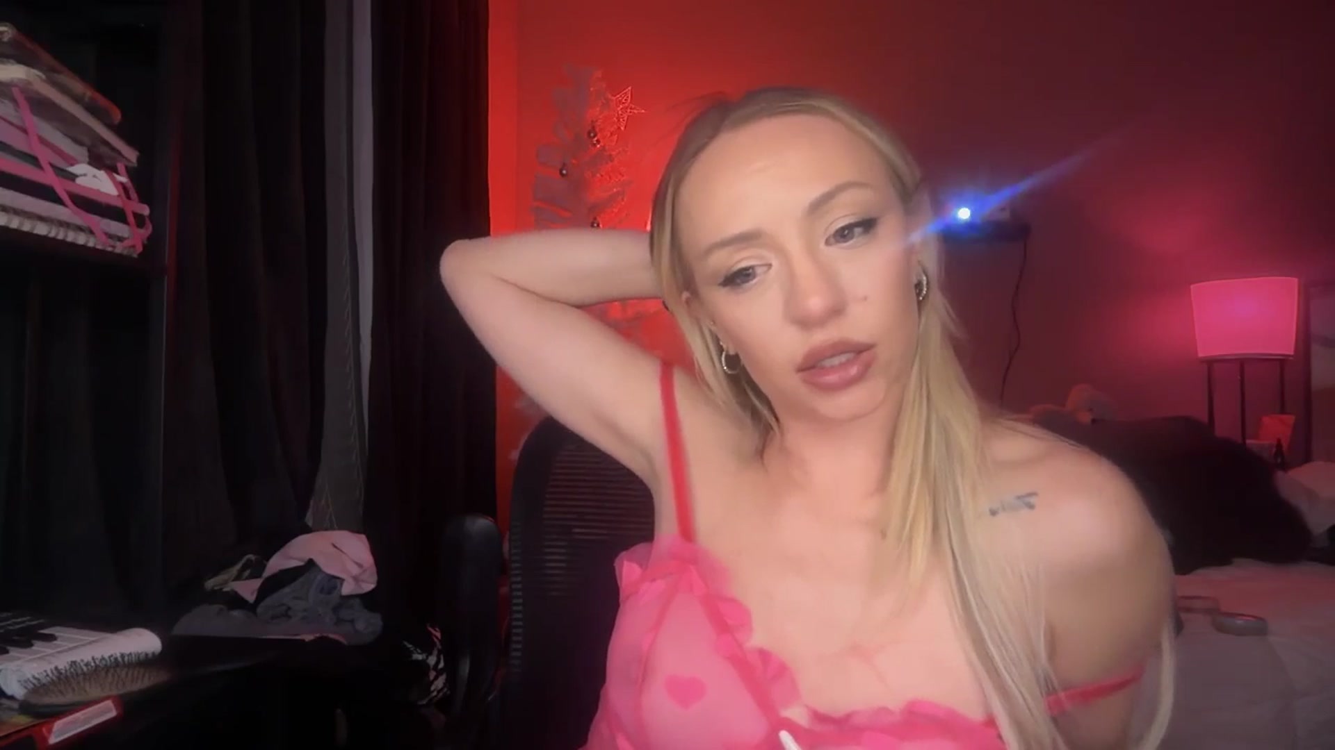 Gallery image thumbnail from GianaJolie's myfreecams stream on, 01/10/2026, 11:32 image 11 of 20