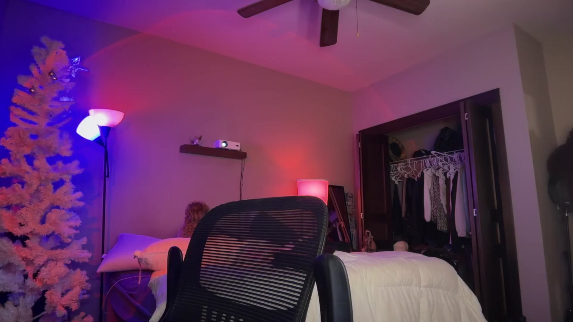 Gallery image thumbnail from GianaJolie's myfreecams stream on, 01/15/2026, 12:36 image 18 of 20