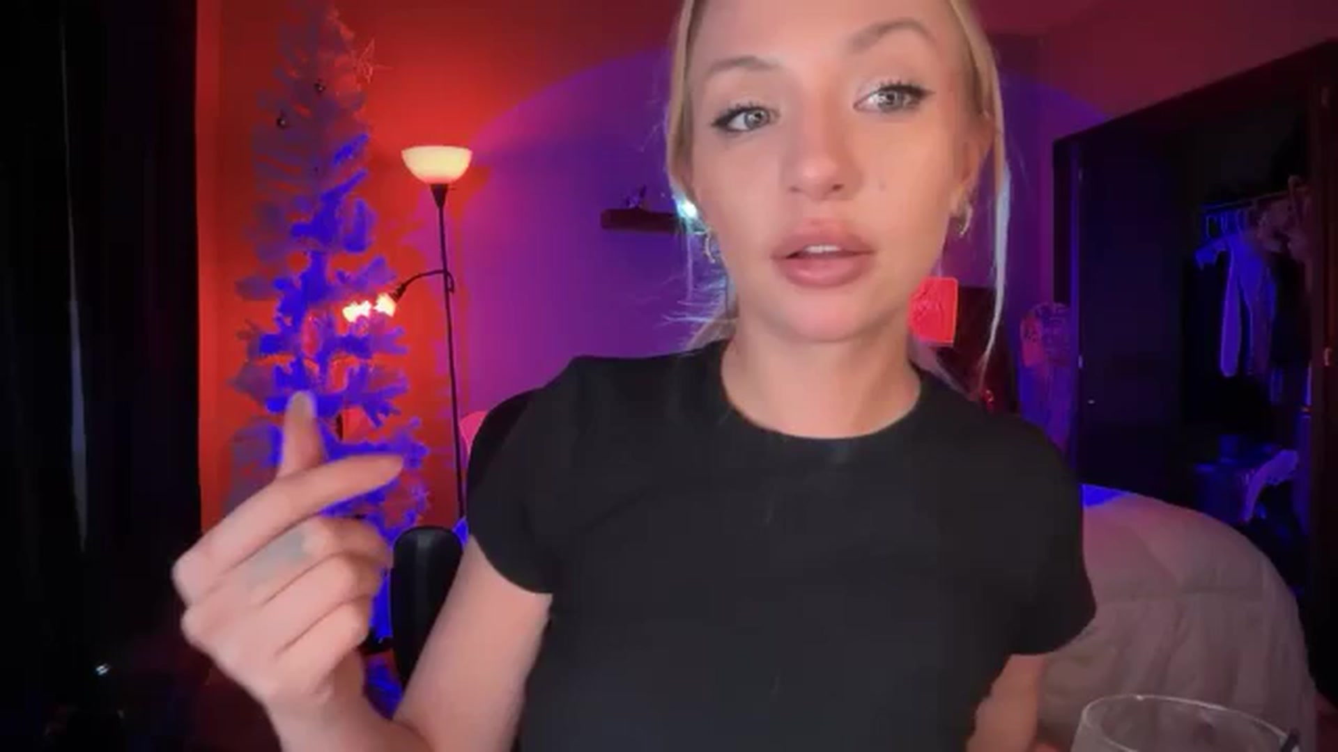 Gallery image thumbnail from GianaJolie's myfreecams stream on, 01/20/2026, 12:56 image 17 of 20