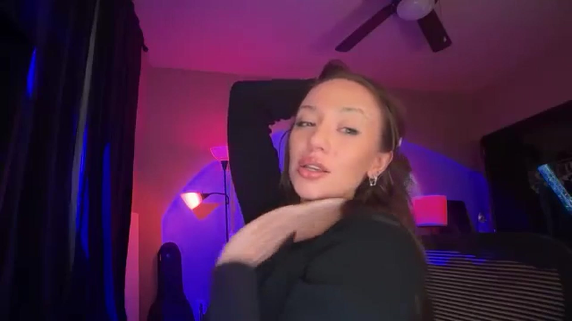 Gallery image thumbnail from GianaJolie's myfreecams stream on, 01/25/2026, 13:47 image 10 of 20