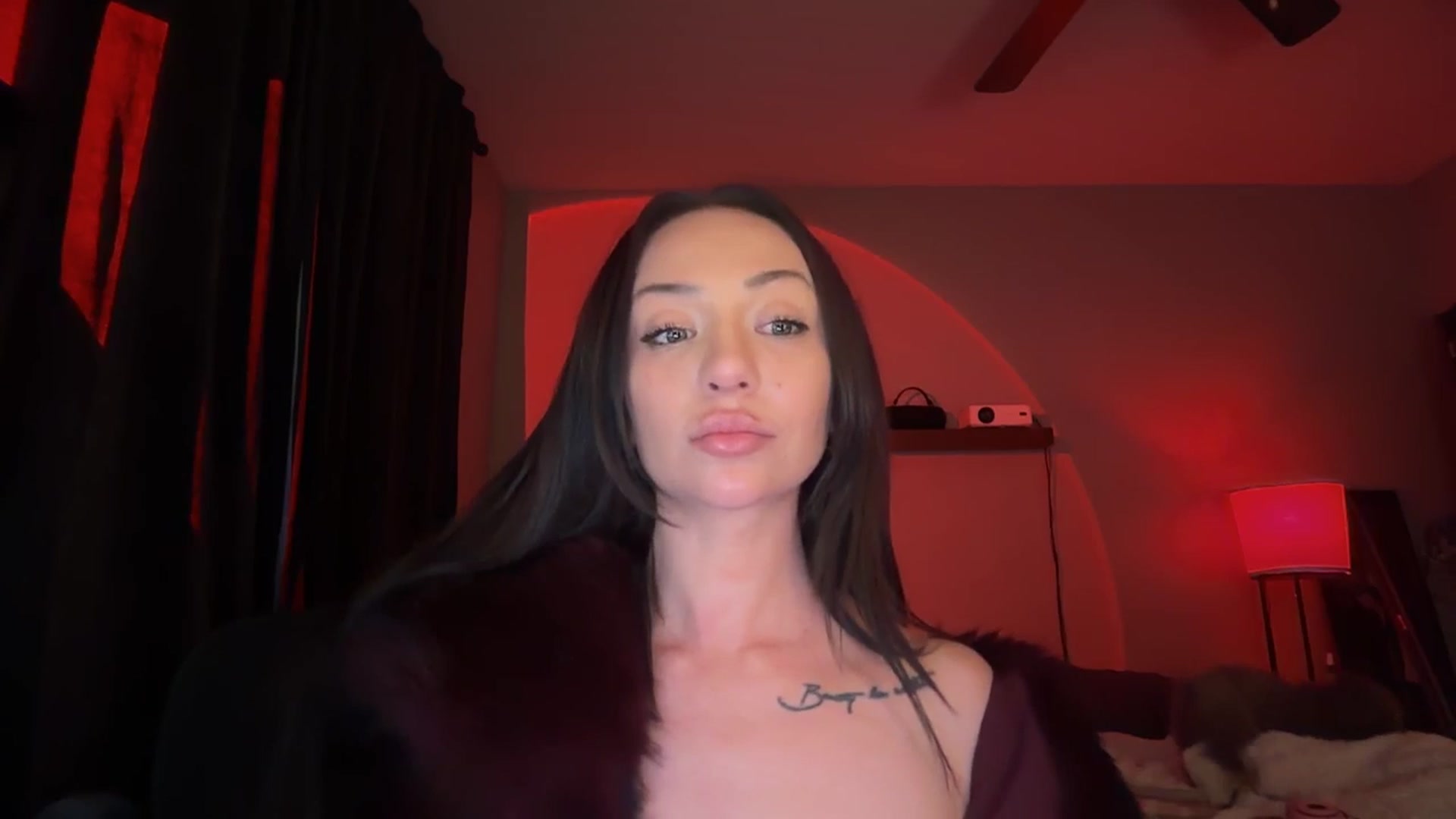 Gallery image thumbnail from GianaJolie's myfreecams stream on, 02/03/2026, 14:13 image 3 of 20