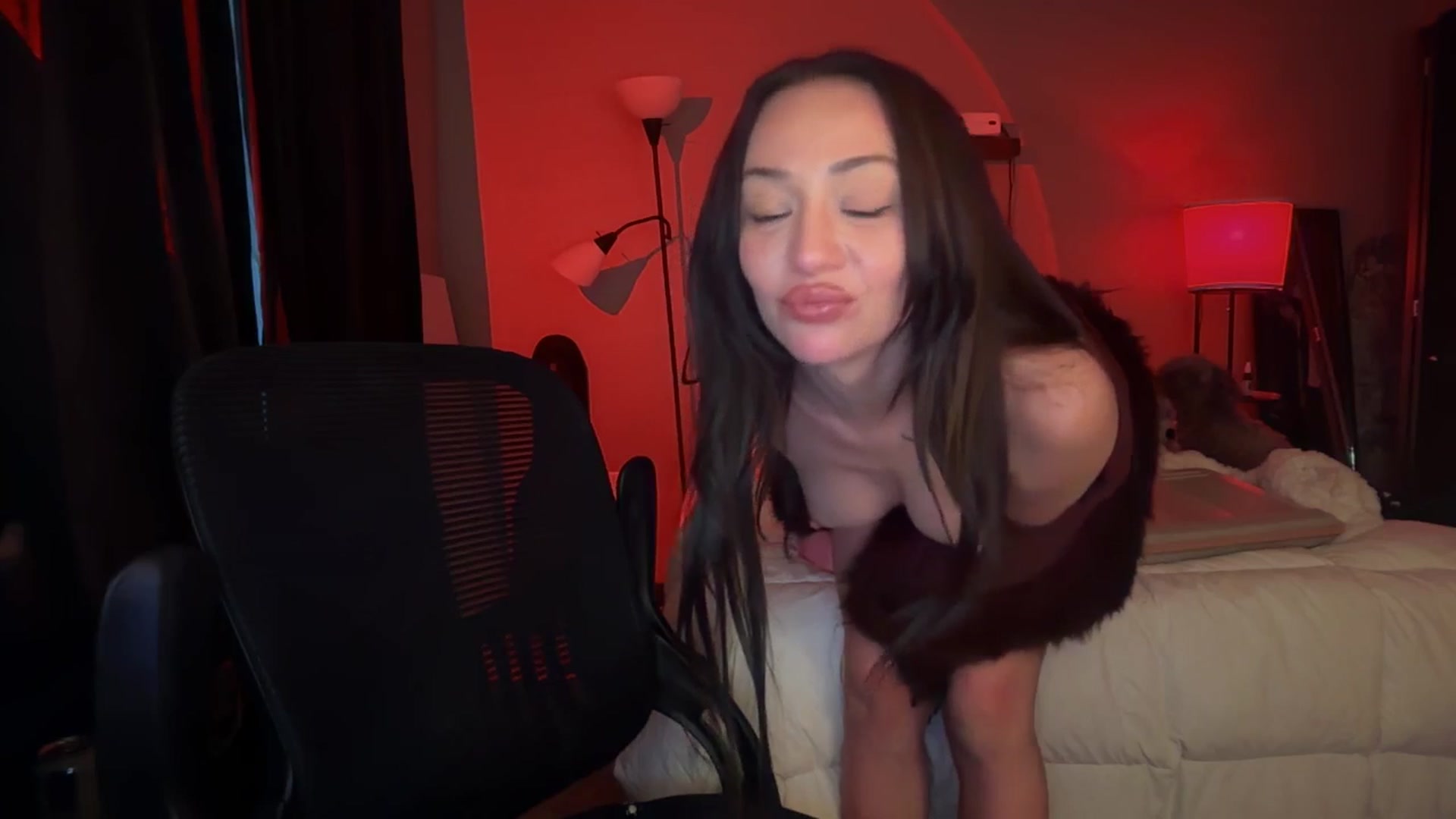 Gallery image thumbnail from GianaJolie's myfreecams stream on, 02/03/2026, 16:21 image 4 of 20