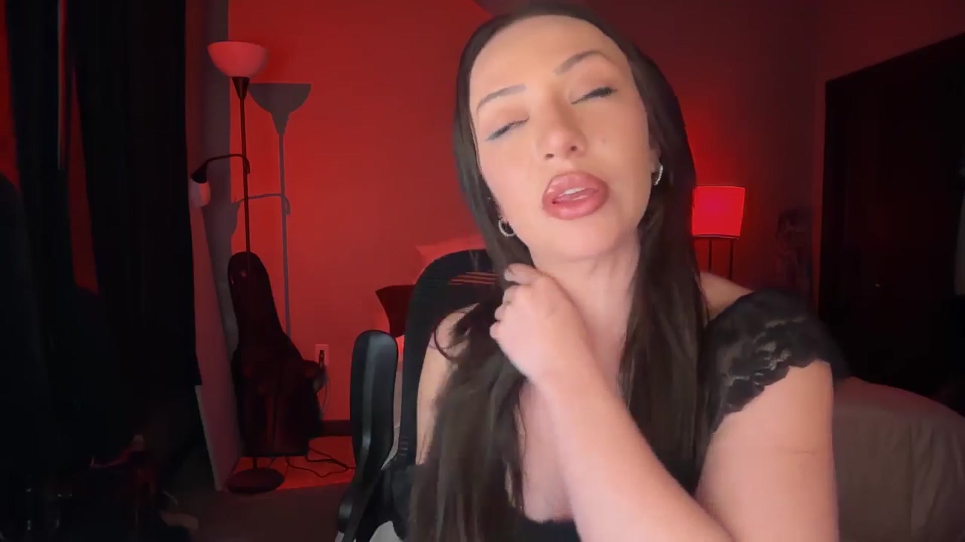 Gallery image thumbnail from GianaJolie's myfreecams stream on, 02/05/2026, 09:41 image 12 of 20