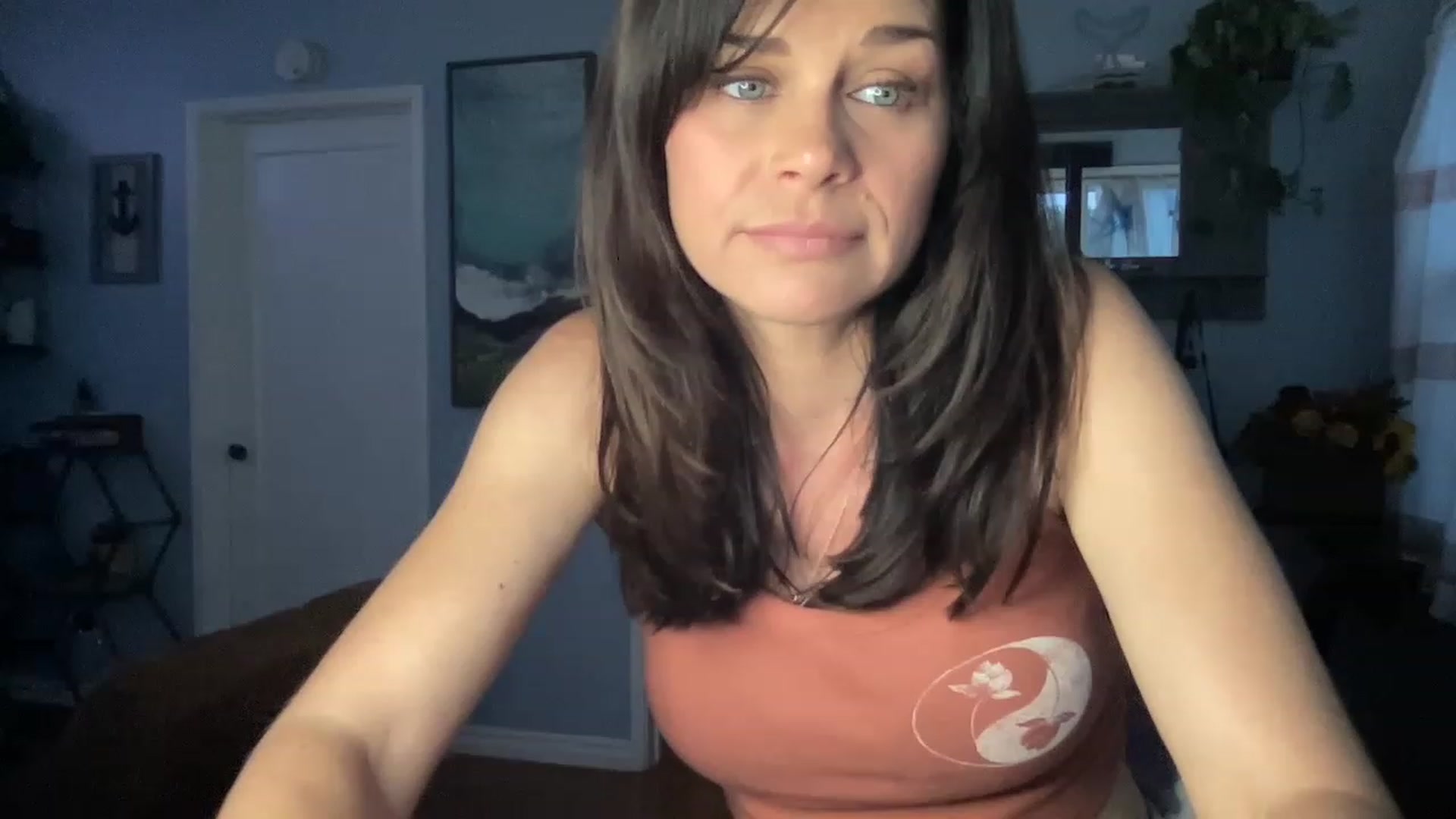 Gallery image thumbnail from GianaLove's myfreecams stream on, 11/18/2022, 01:25 image 3 of 20