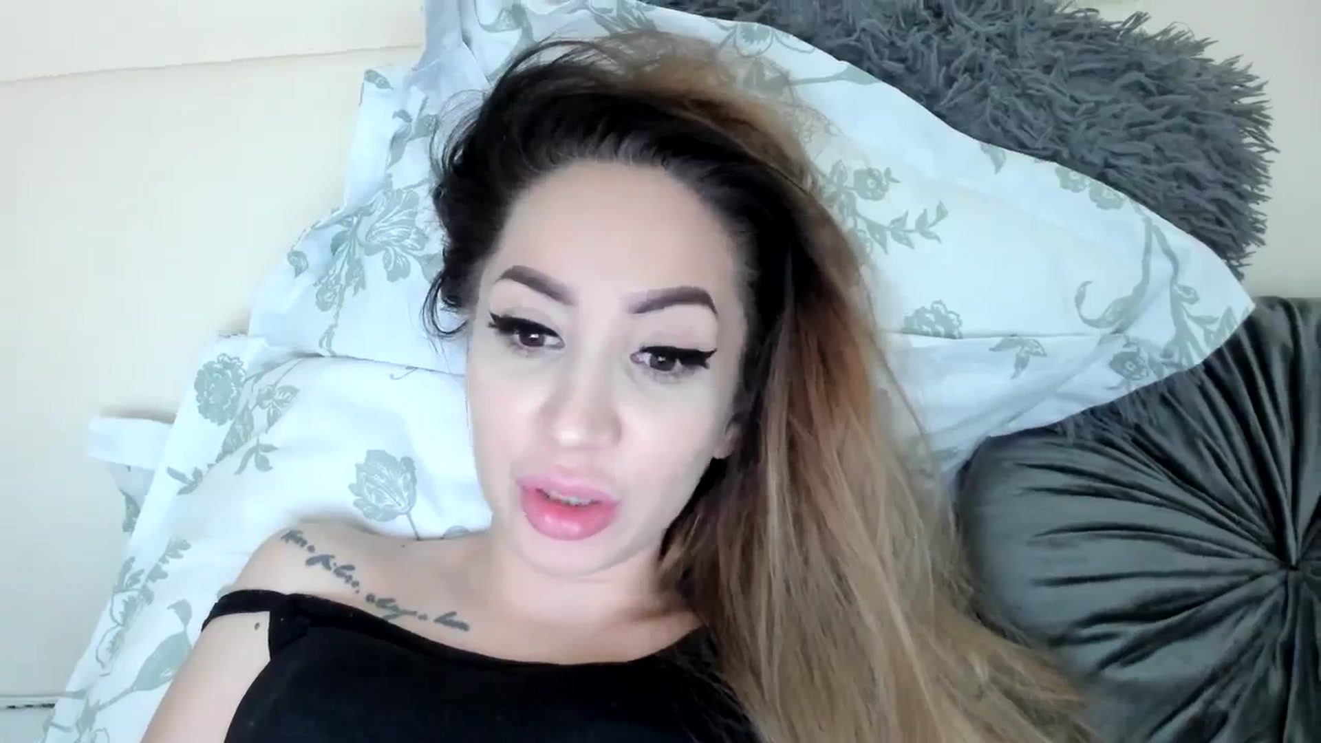 Gallery image thumbnail from Gianina's myfreecams stream on, 05/28/2024, 22:27 image 15 of 20