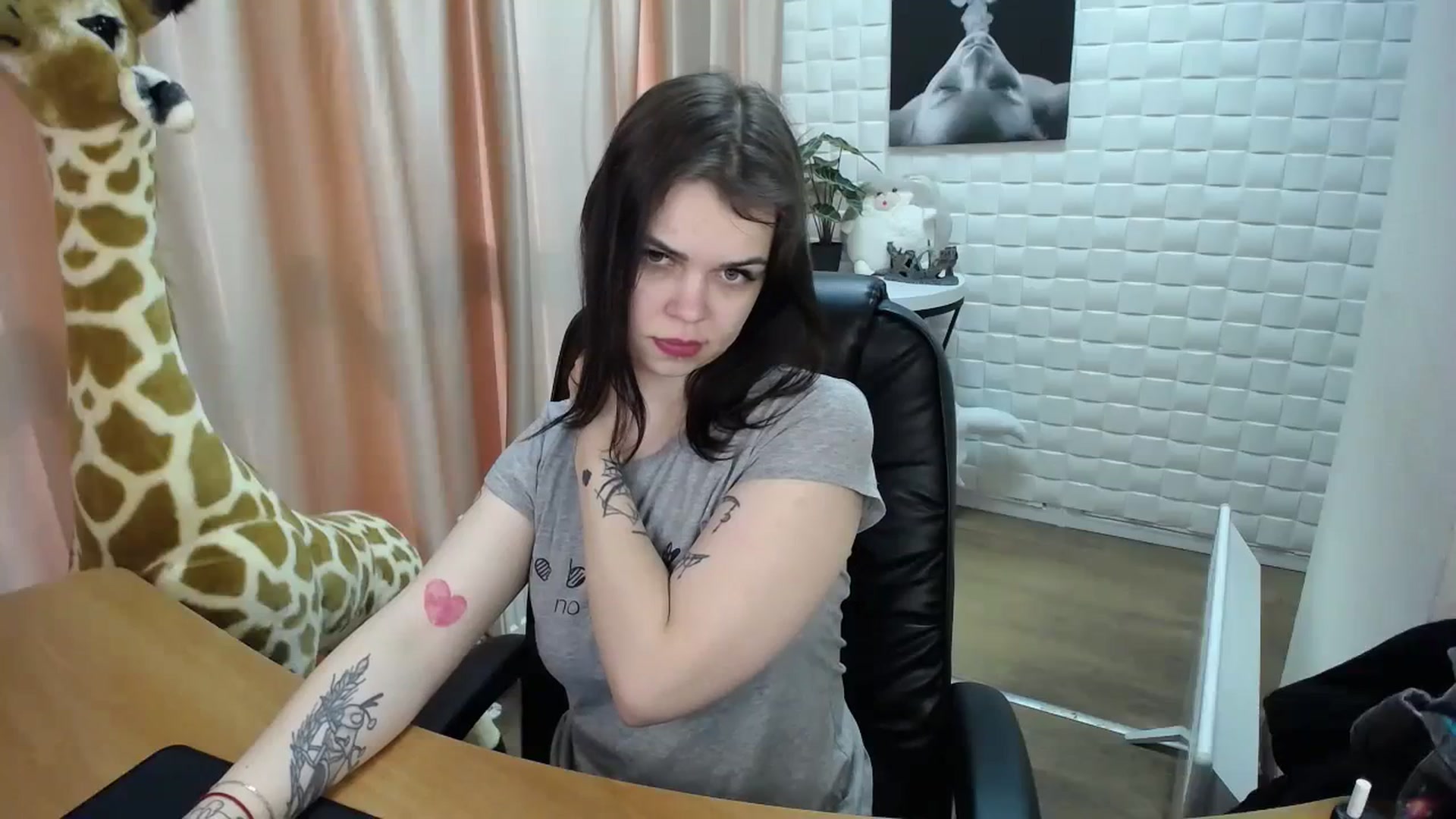 Gallery image thumbnail from Gianna_Dior's myfreecams stream on, 04/01/2024, 11:22 image 17 of 20