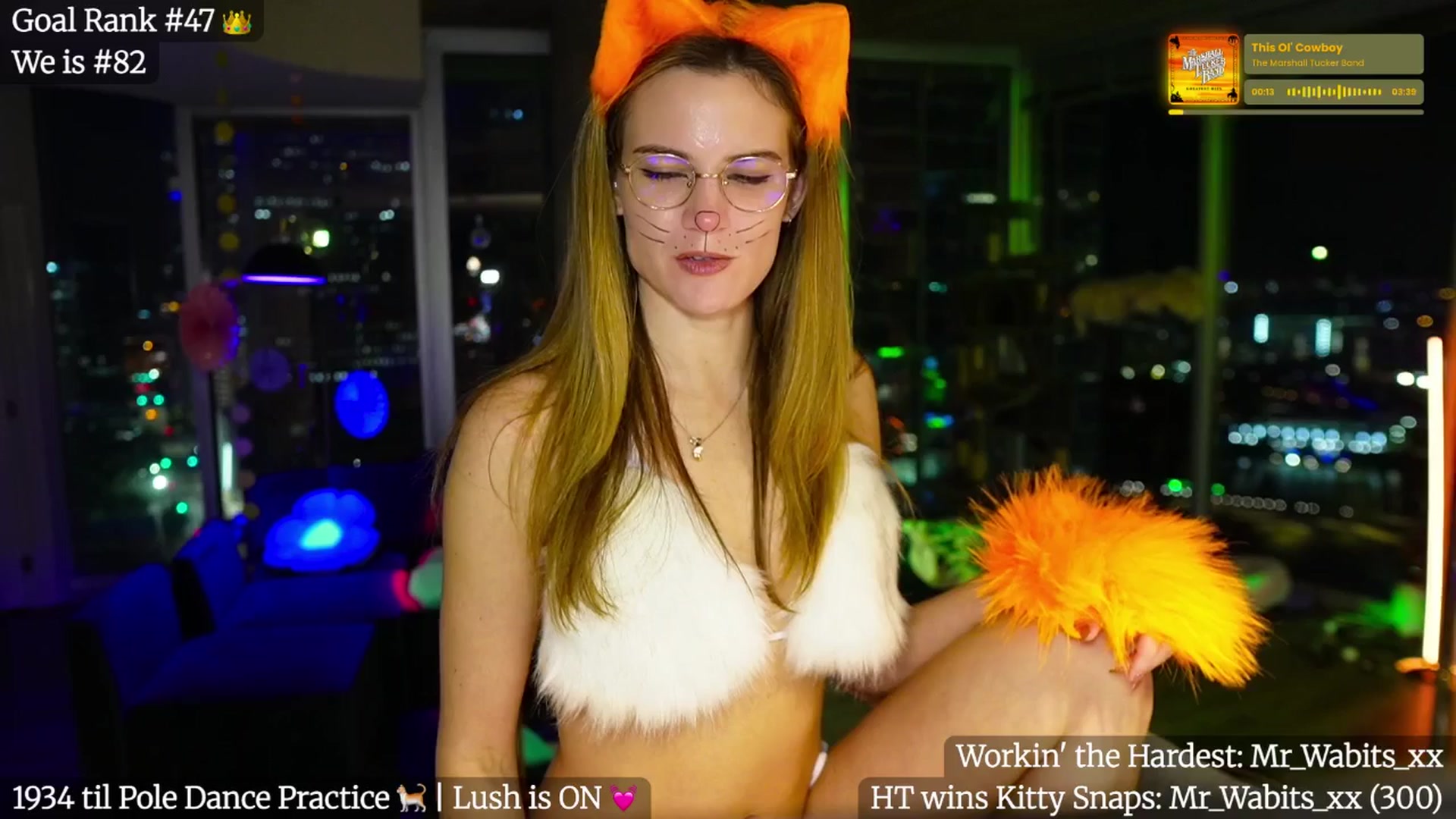 Gallery image thumbnail from Giaversary's myfreecams stream on, 10/14/2025, 02:33 image 1 of 20