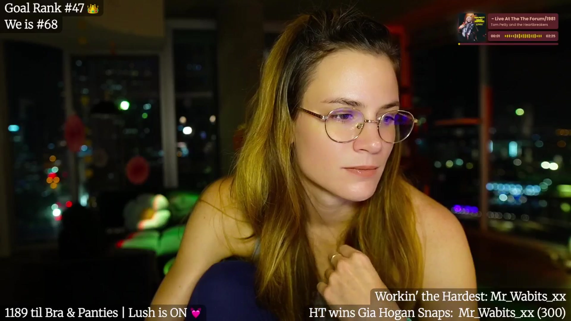 Gallery image thumbnail from Giaversary's myfreecams stream on, 10/21/2025, 03:07 image 6 of 20
