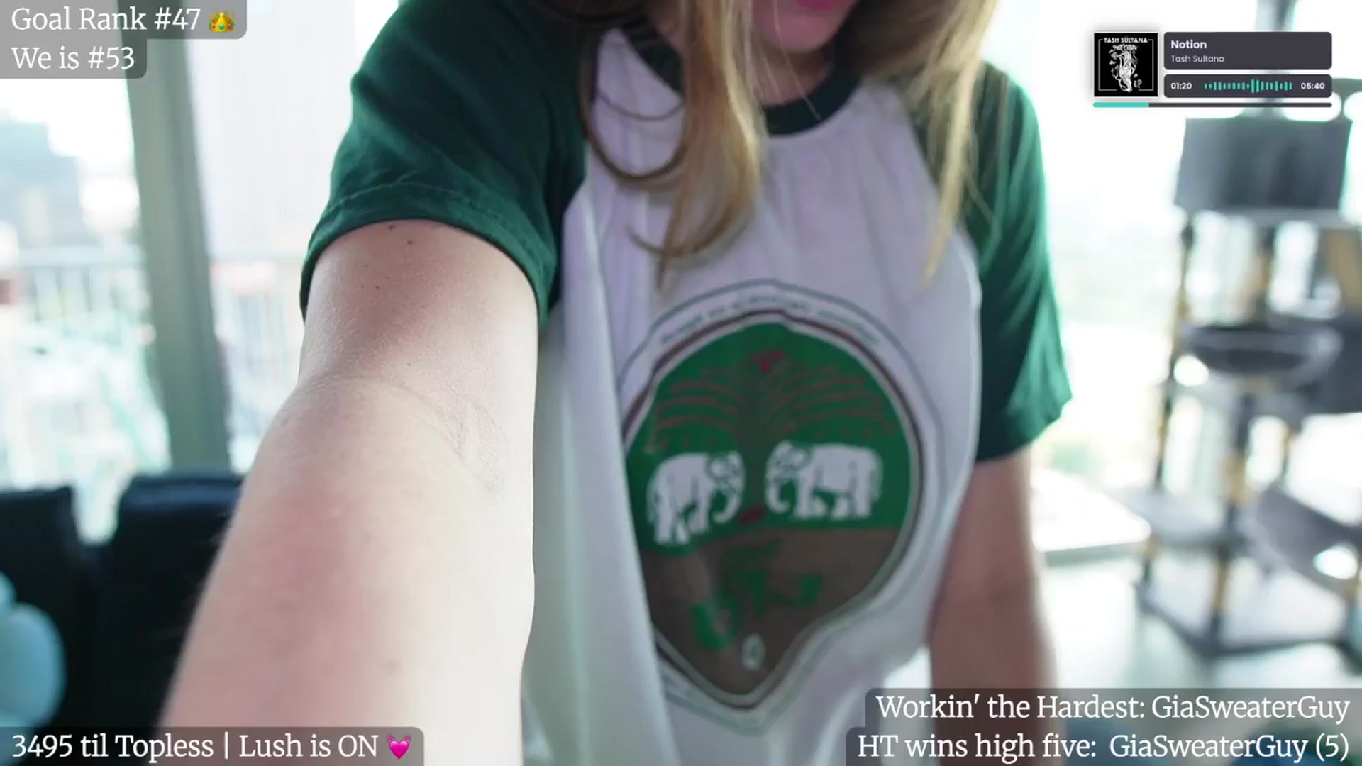 Gallery image thumbnail from Giaversary's myfreecams stream on, 10/29/2025, 20:19 image 4 of 20